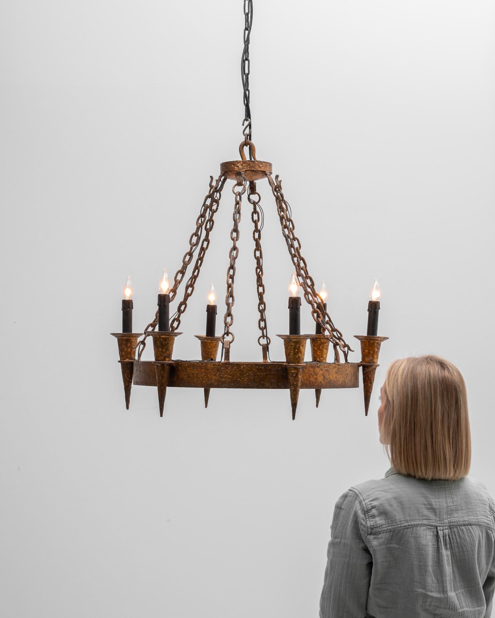 Lampadario a torcia in metallo del XX secolo in stile gotico-revival francese in vendita 1