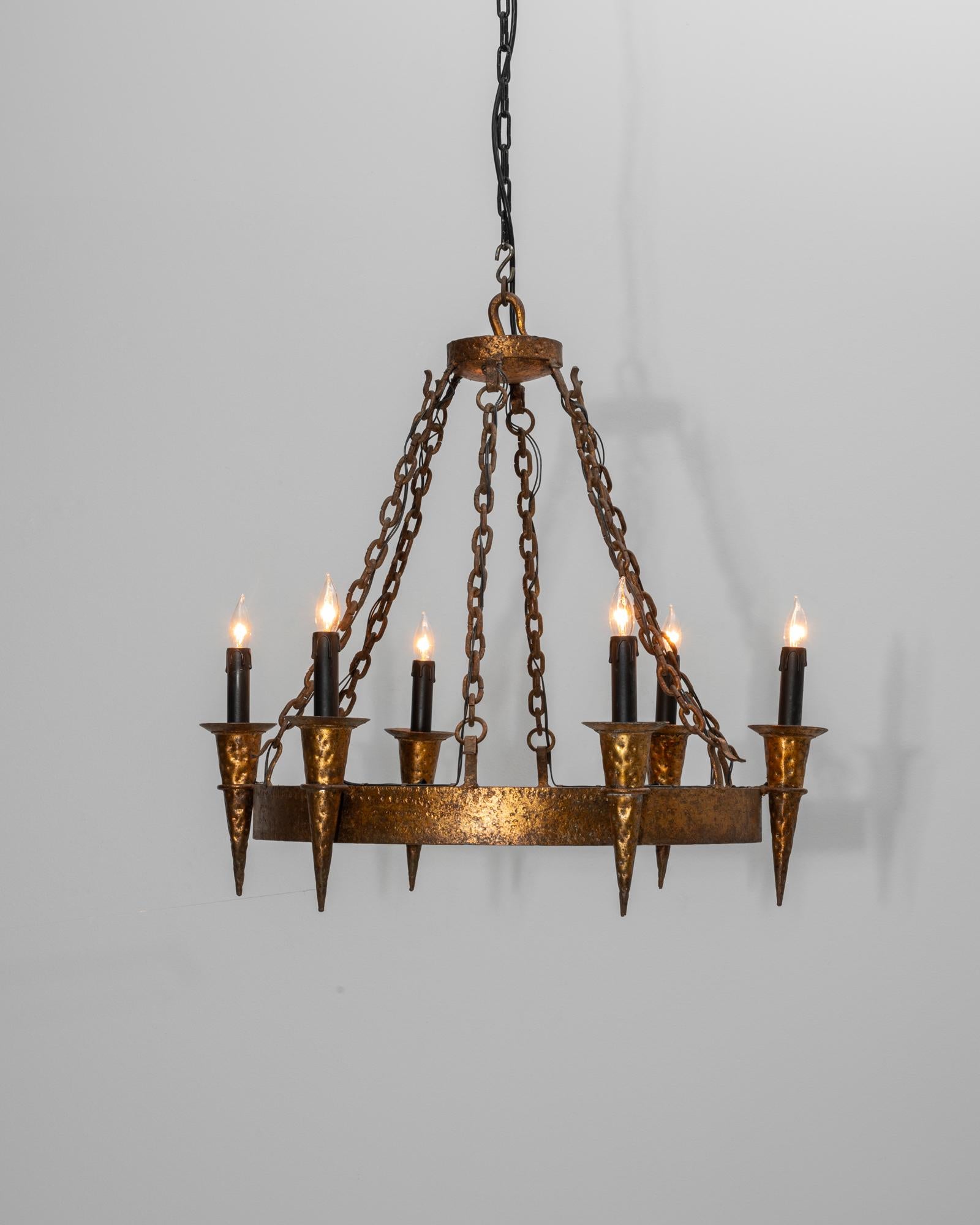 Lampadario a torcia in metallo del XX secolo in stile gotico-revival francese in vendita 3