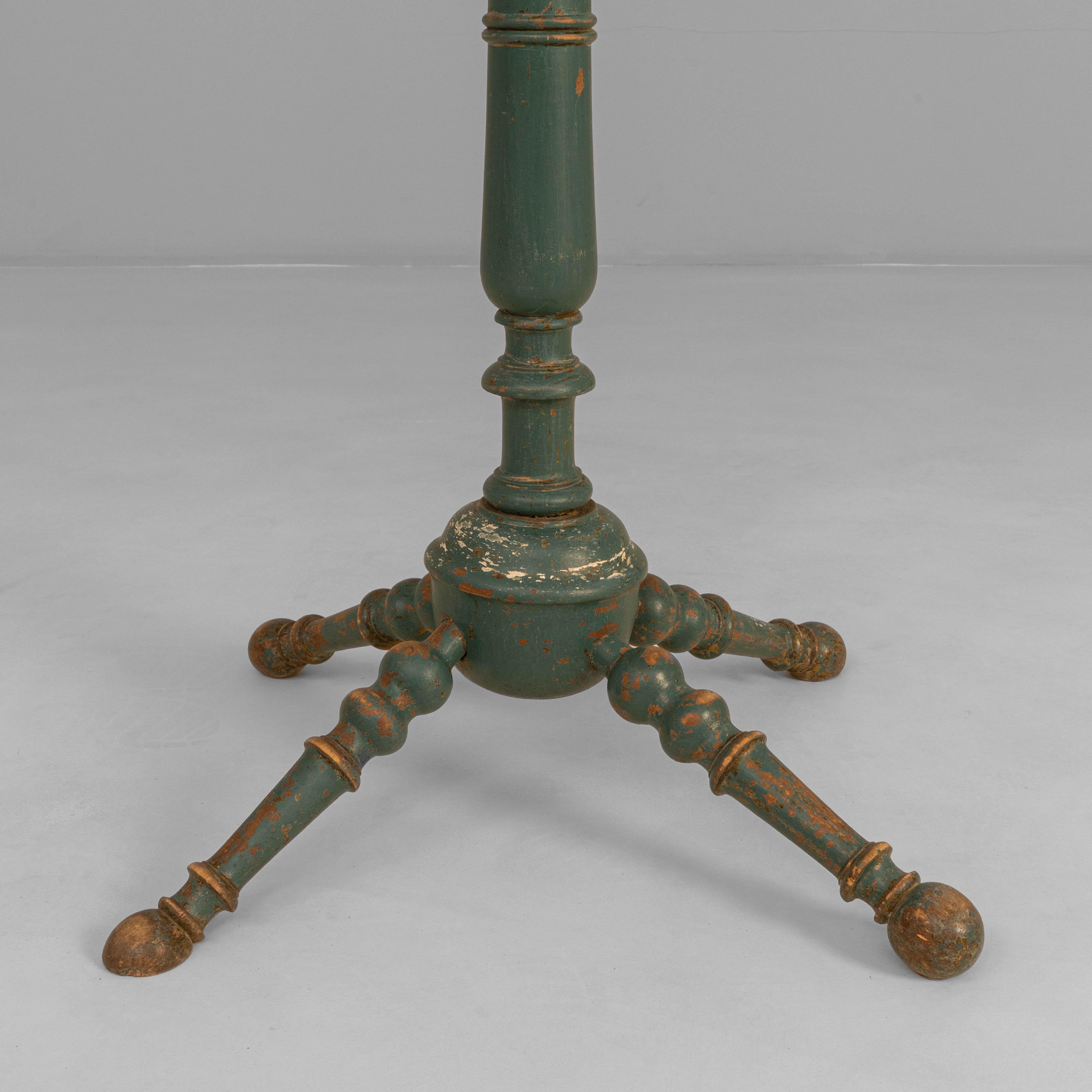 20th Century French Green Patinated Wooden Coat Rack im Angebot 5