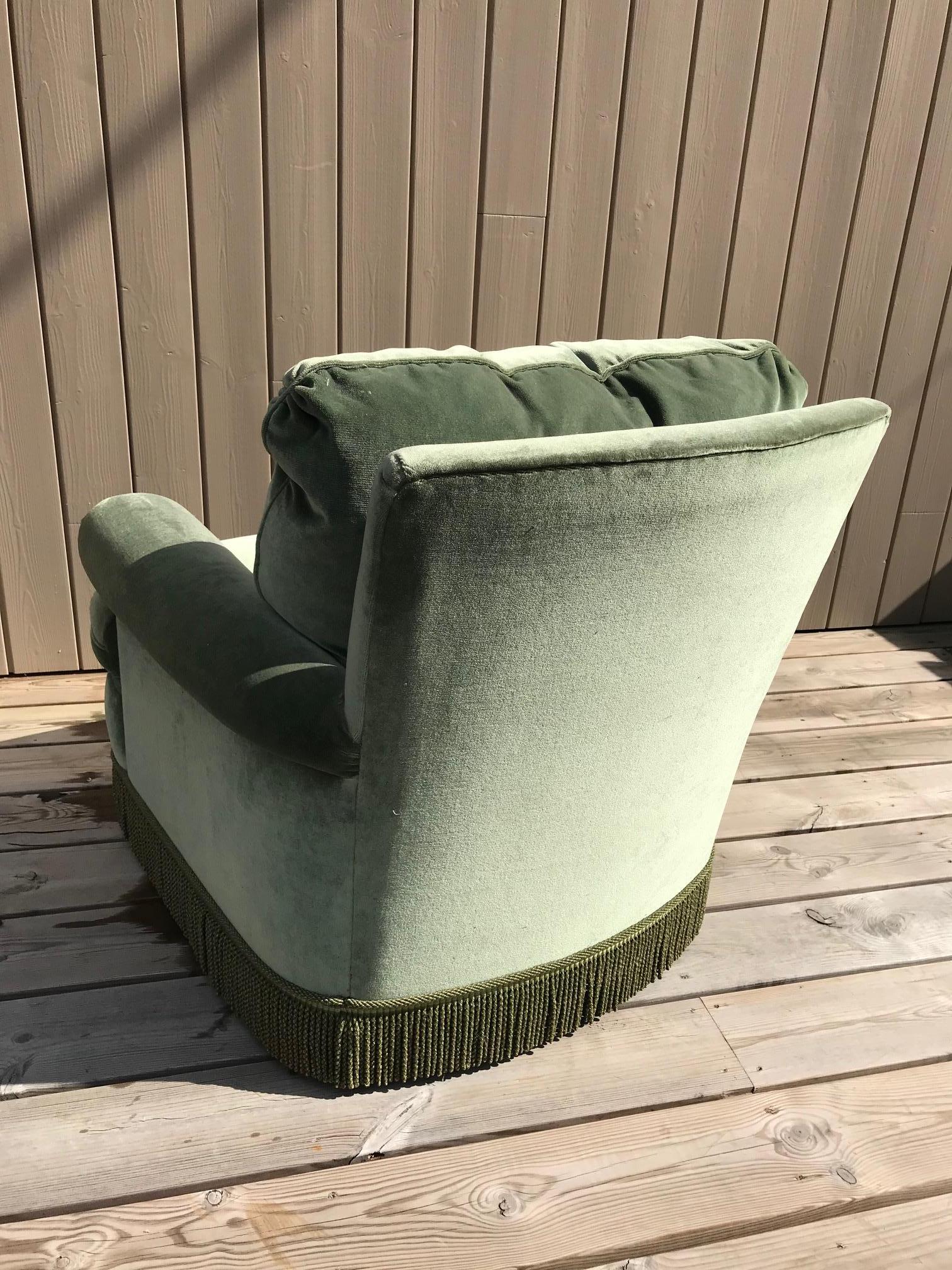 20th Century French Green Velvet Comfortable Armchair, 1950s 1
