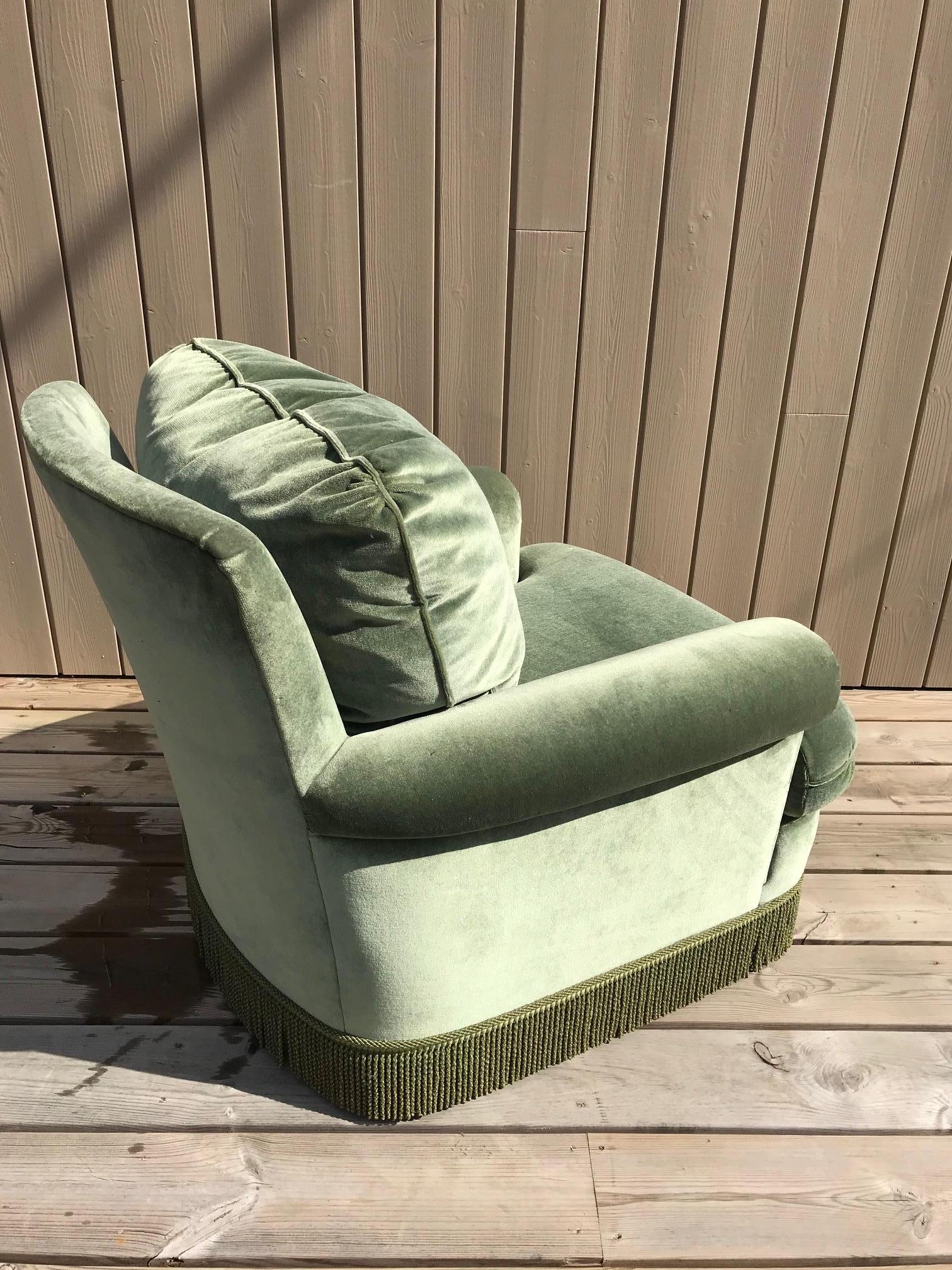 20th Century French Green Velvet Comfortable Armchair, 1950s 3