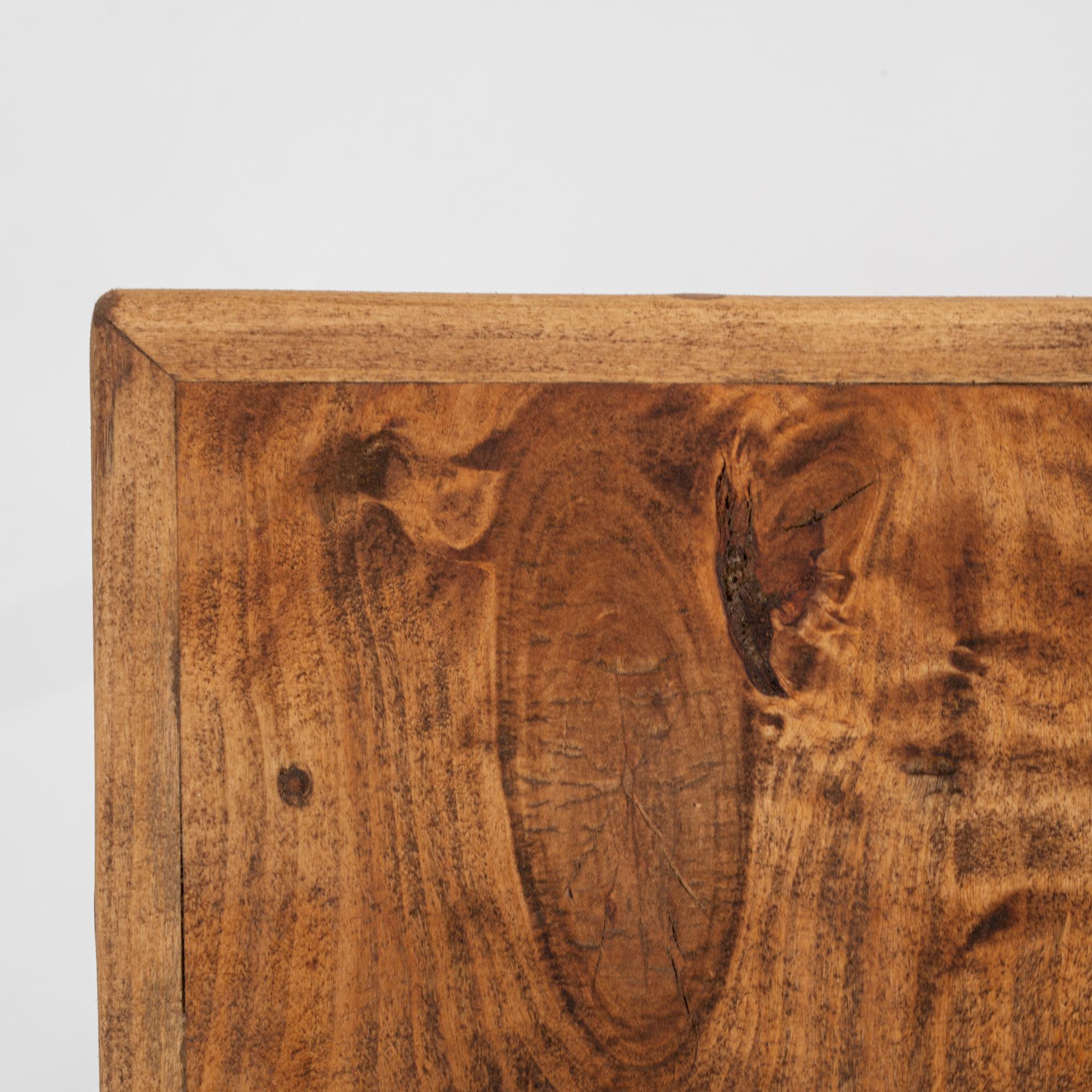 Table d'appoint en bois patiné de style gustavien français du 20e siècle en vente 2