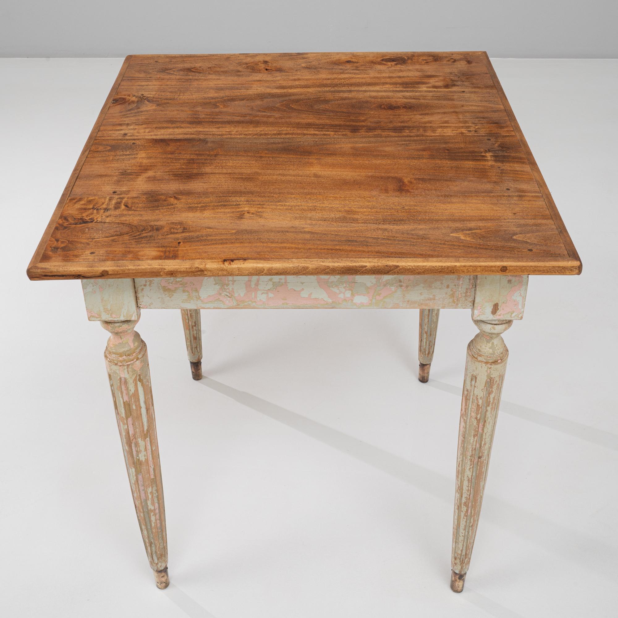 Table d'appoint en bois patiné de style gustavien français du 20e siècle en vente 3