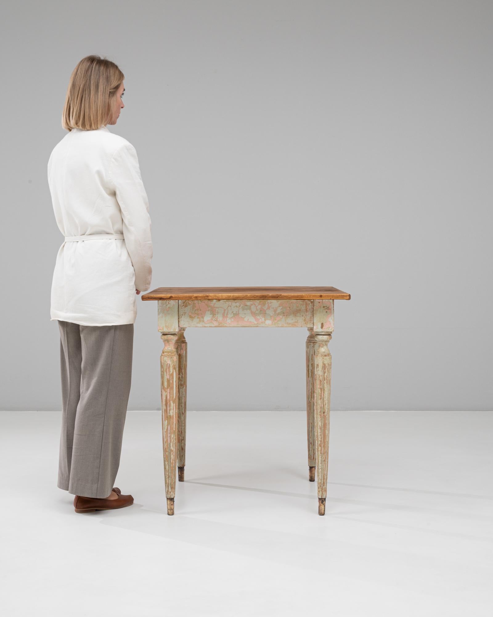 Gustavien Table d'appoint en bois patiné de style gustavien français du 20e siècle en vente