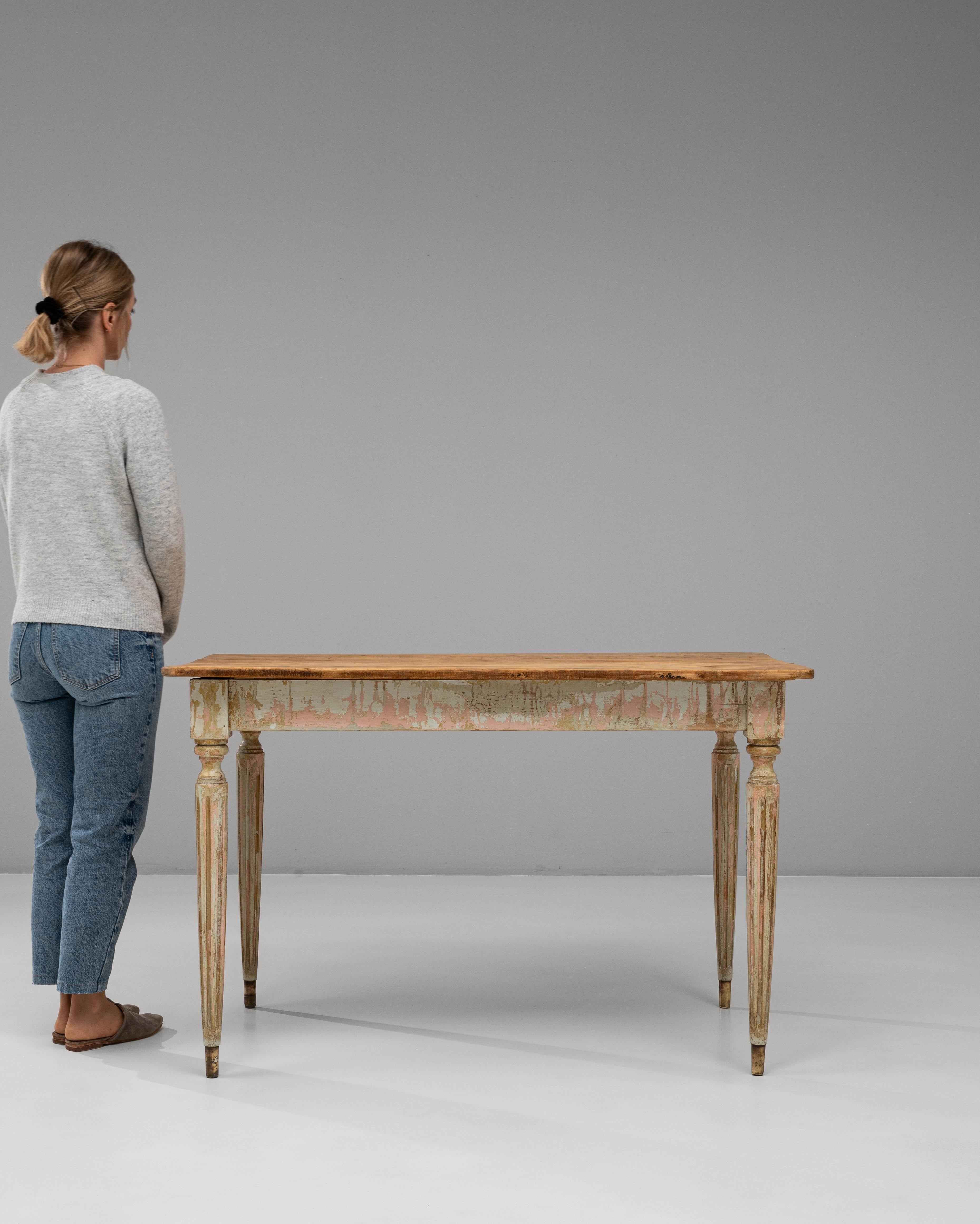 Gustavien Table d'appoint en bois patiné de style gustavien français du 20e siècle en vente