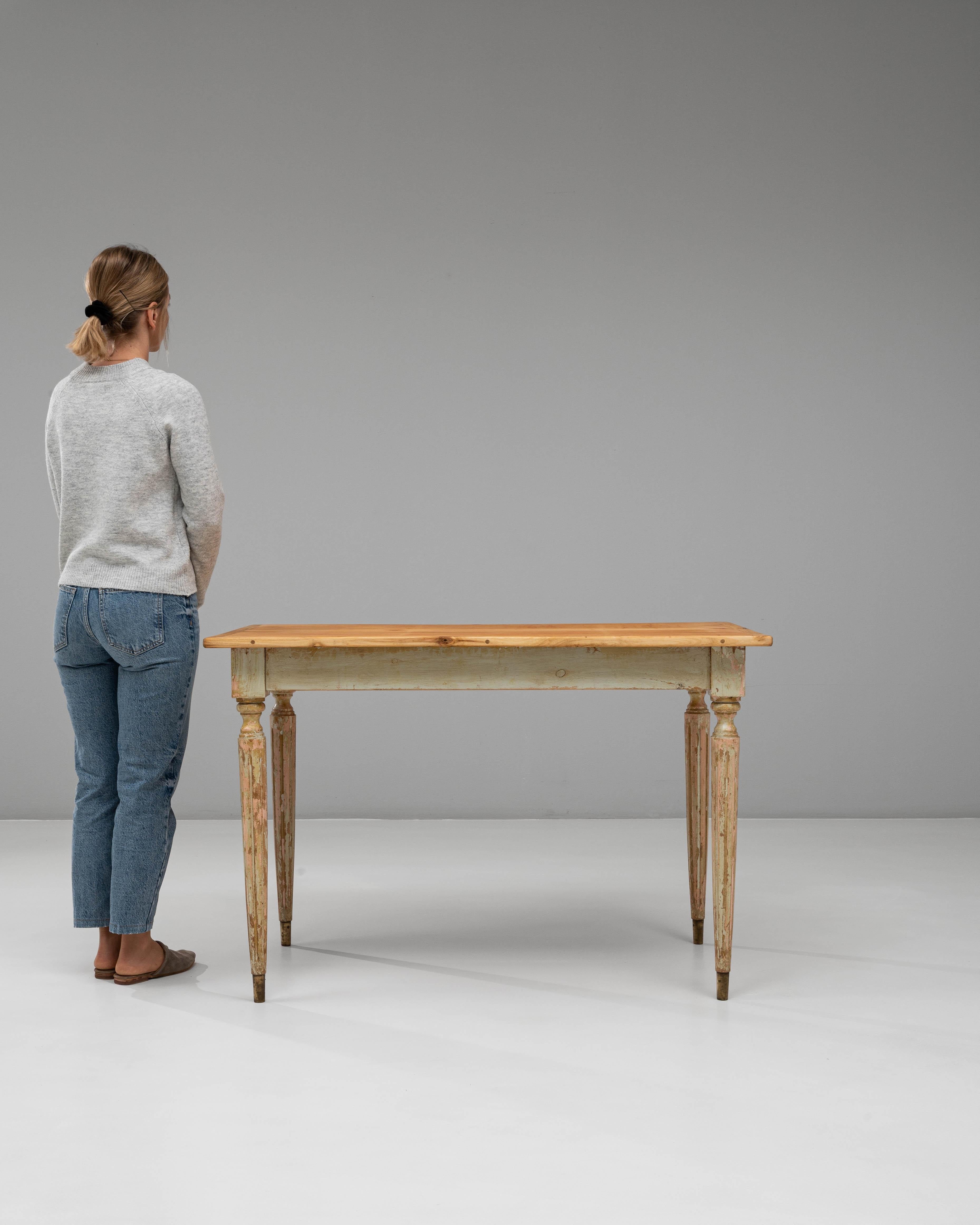 Gustavien Table d'appoint en bois patiné de style gustavien français du 20e siècle en vente