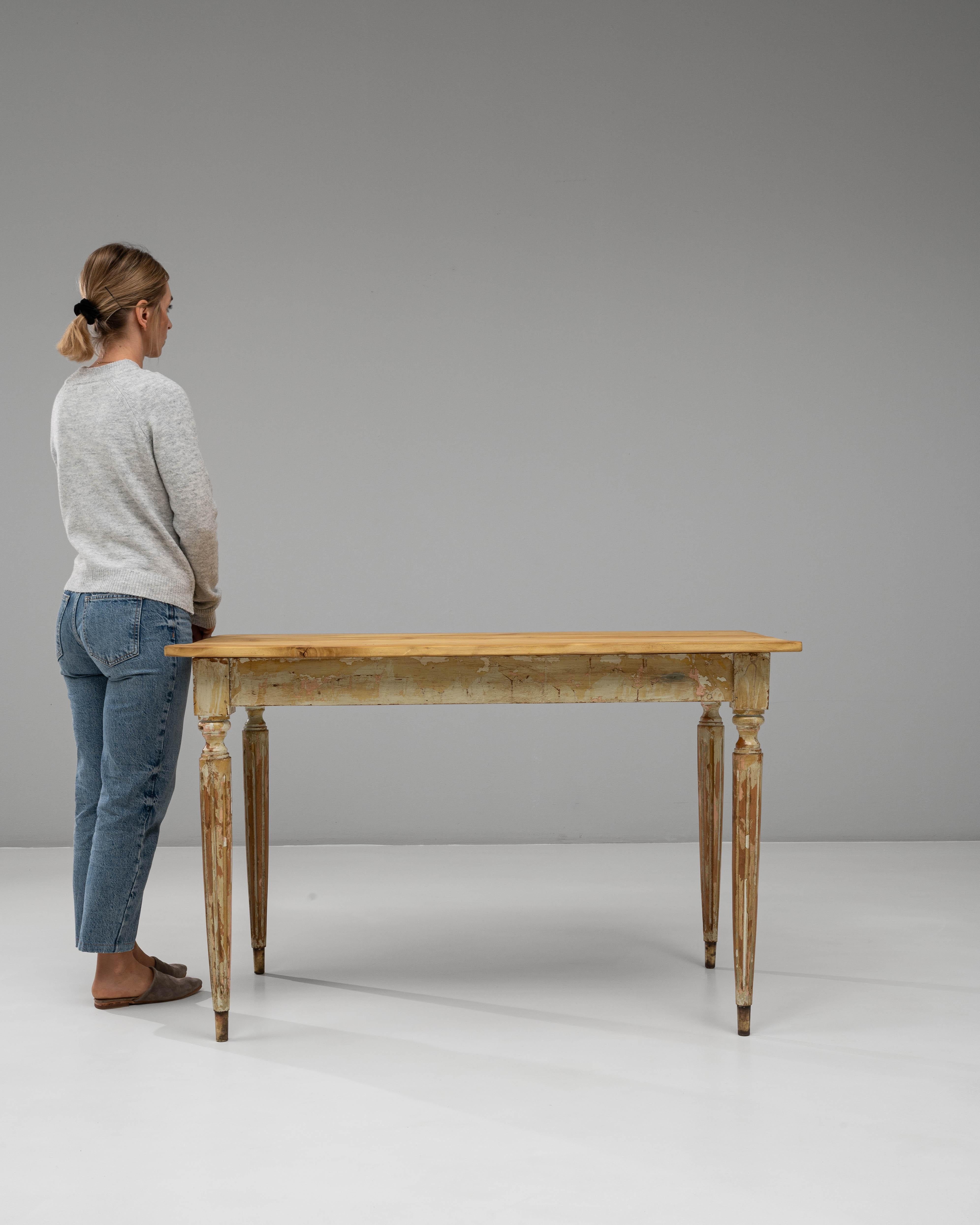 Gustavien Table d'appoint en bois patiné de style gustavien français du 20e siècle en vente