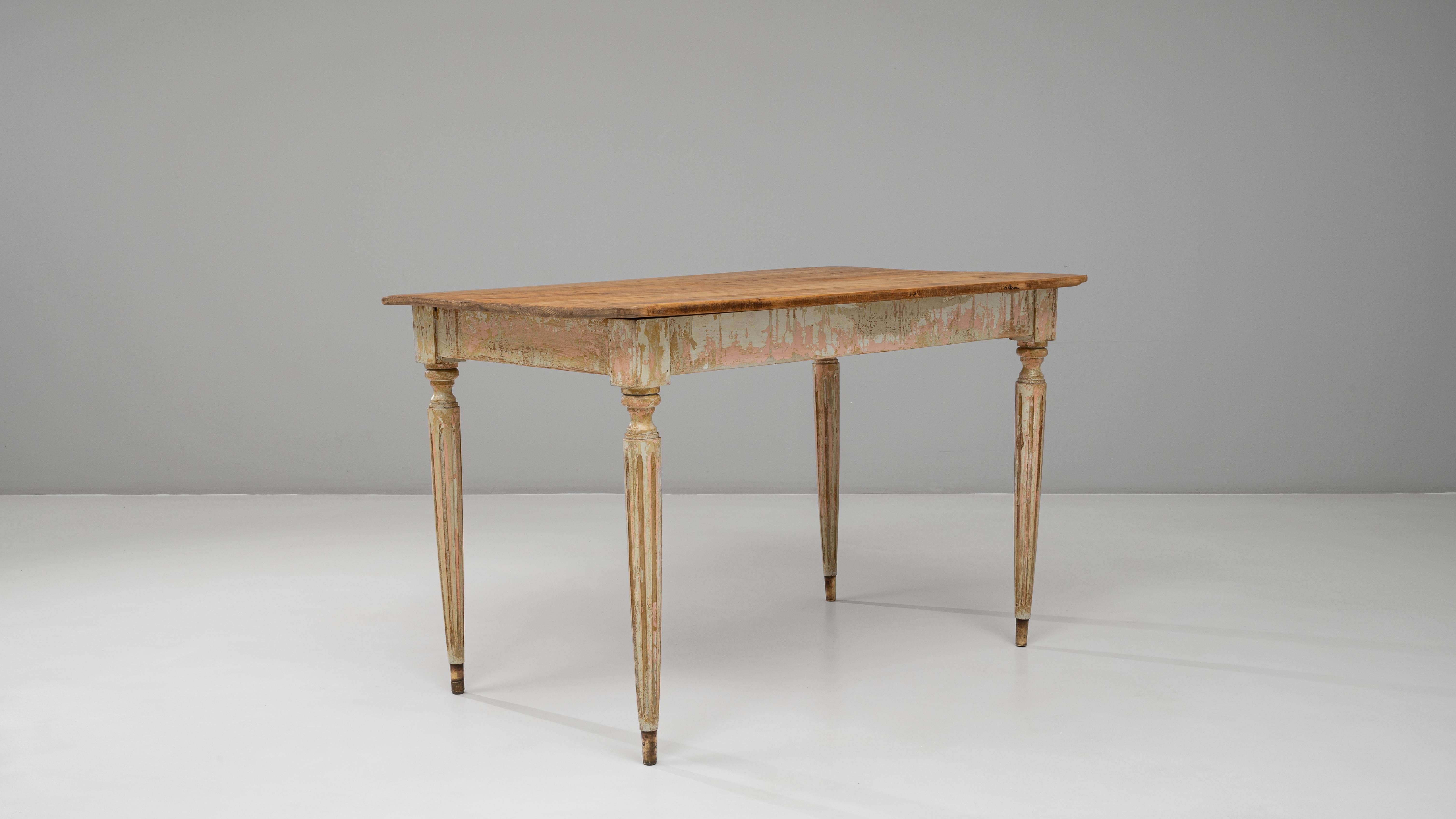 20ième siècle Table d'appoint en bois patiné de style gustavien français du 20e siècle en vente