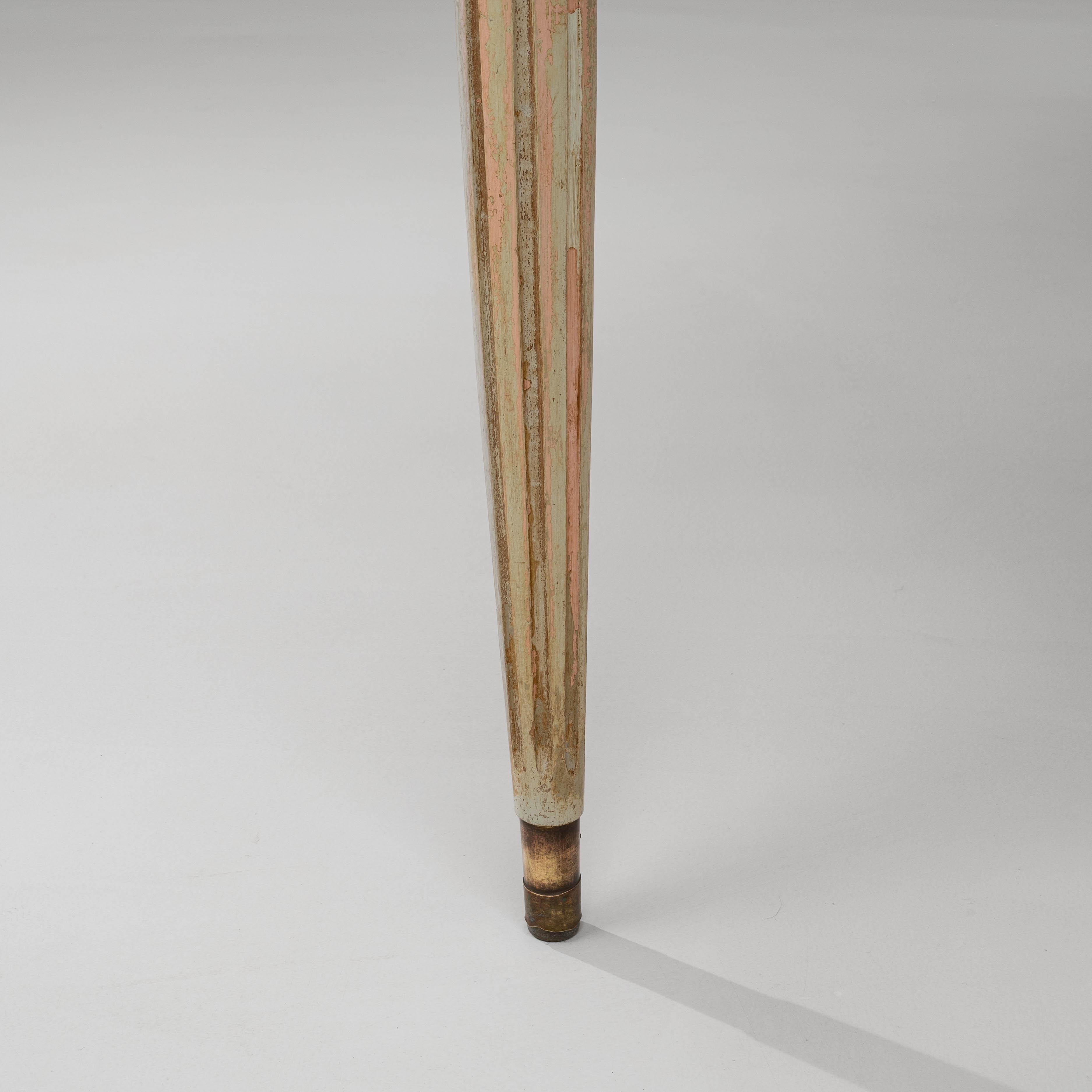 Table d'appoint en bois patiné de style gustavien français du 20e siècle en vente 1