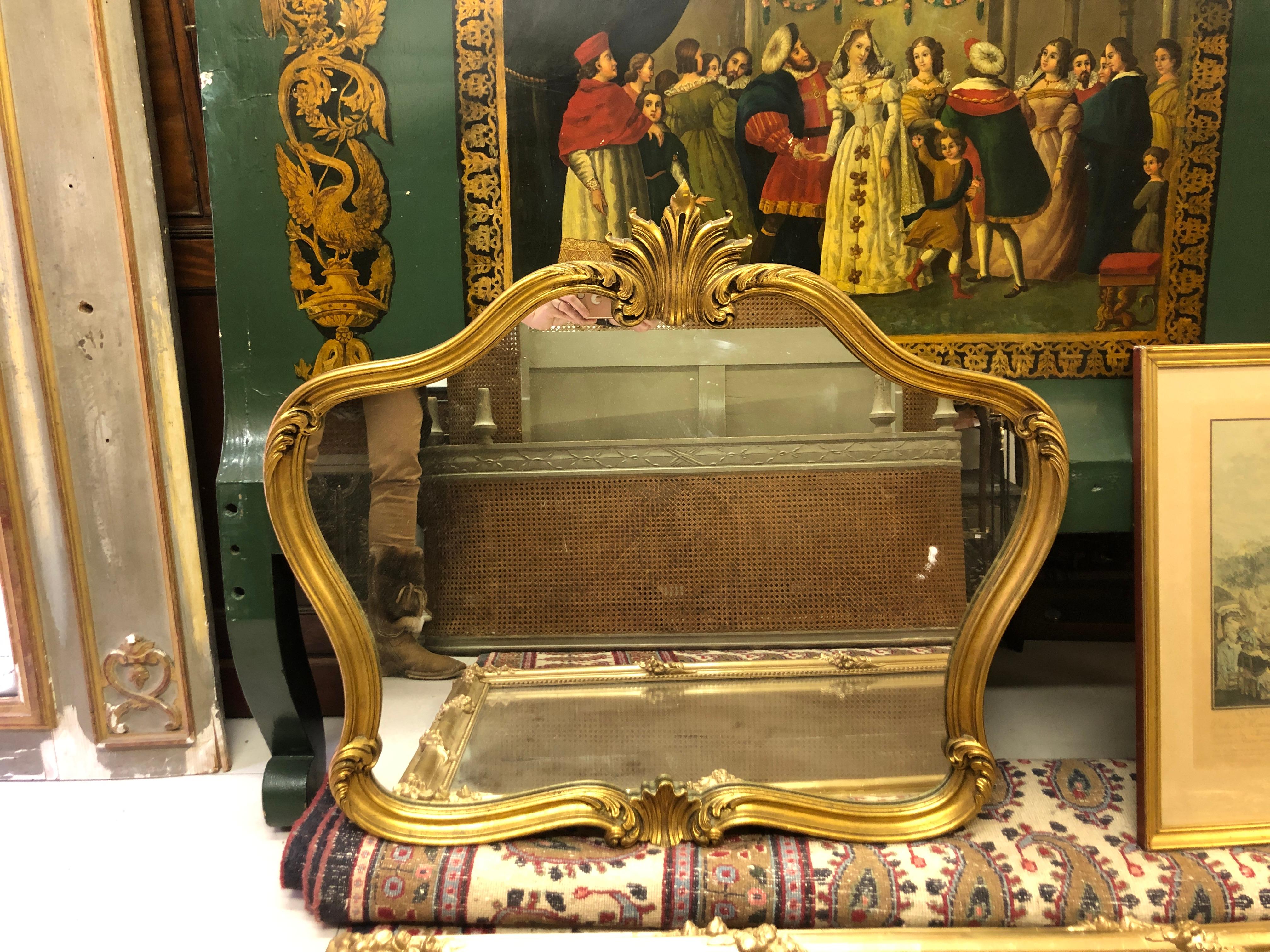 20th Century French Hand Carved Giltwood Mirror in Louis XV Style In Good Condition In Sofia, BG
