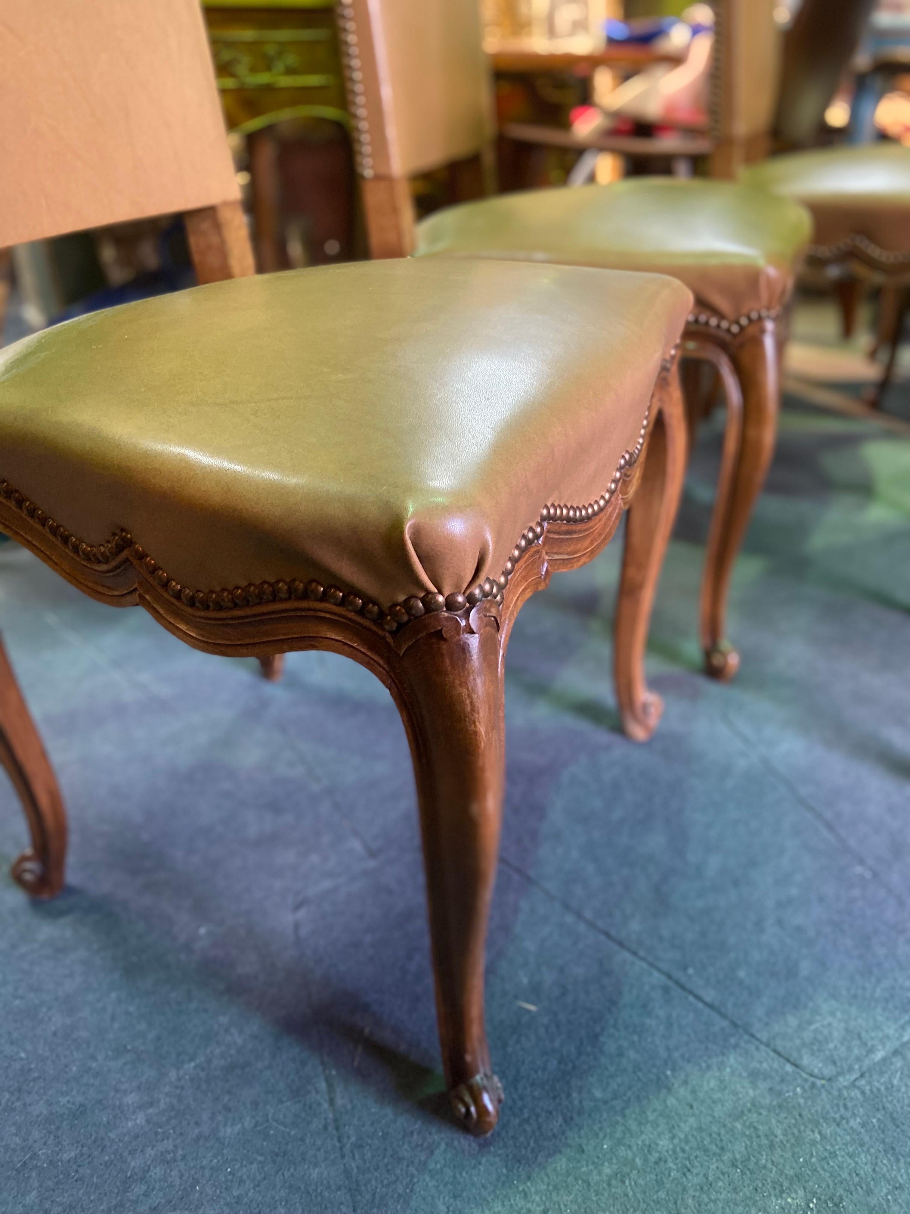 20th Century French Hand Carved Walnut Dining Chairs in the Style of Louis XV For Sale 2