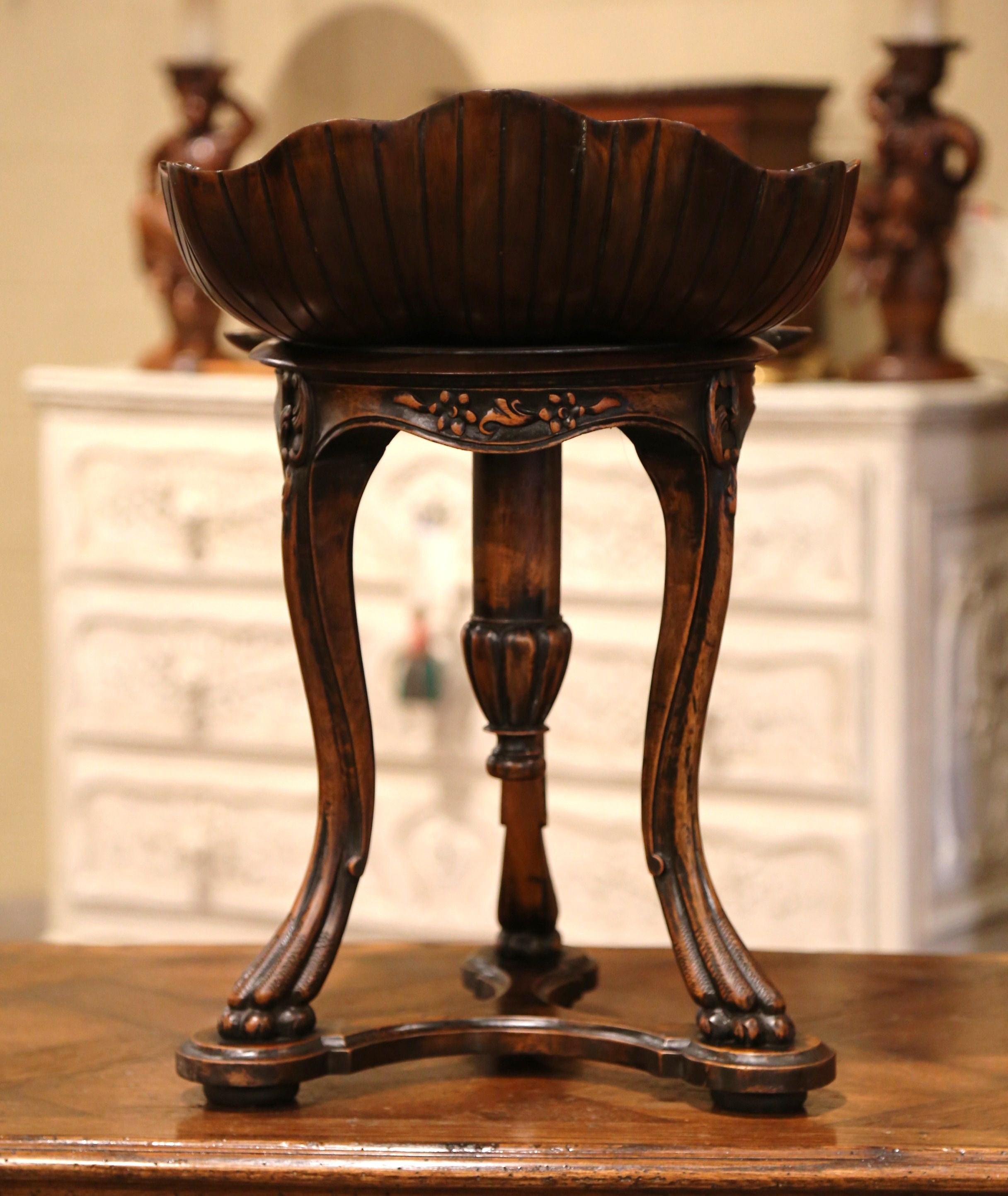 20th Century French Hand Carved Walnut Piano Grotto Stool with Shell Motif 1