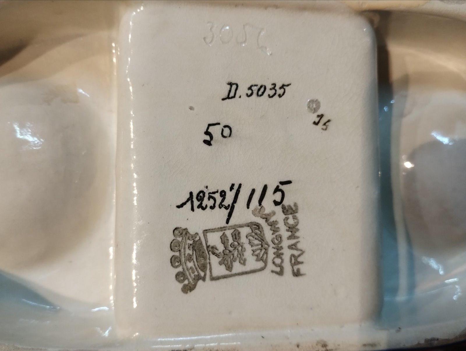 Französischer handbemalter Aschenbecher aus Keramik des 20. Jahrhunderts von Longwy, gestempelt und nummeriert im Zustand „Gut“ im Angebot in Sofia, BG