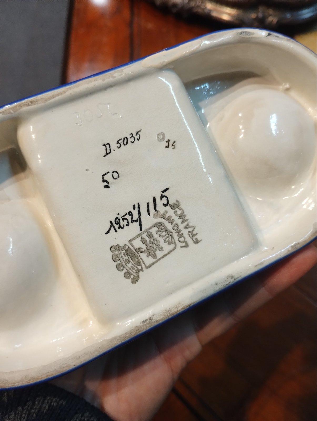 Französischer handbemalter Aschenbecher aus Keramik des 20. Jahrhunderts von Longwy, gestempelt und nummeriert im Angebot 2