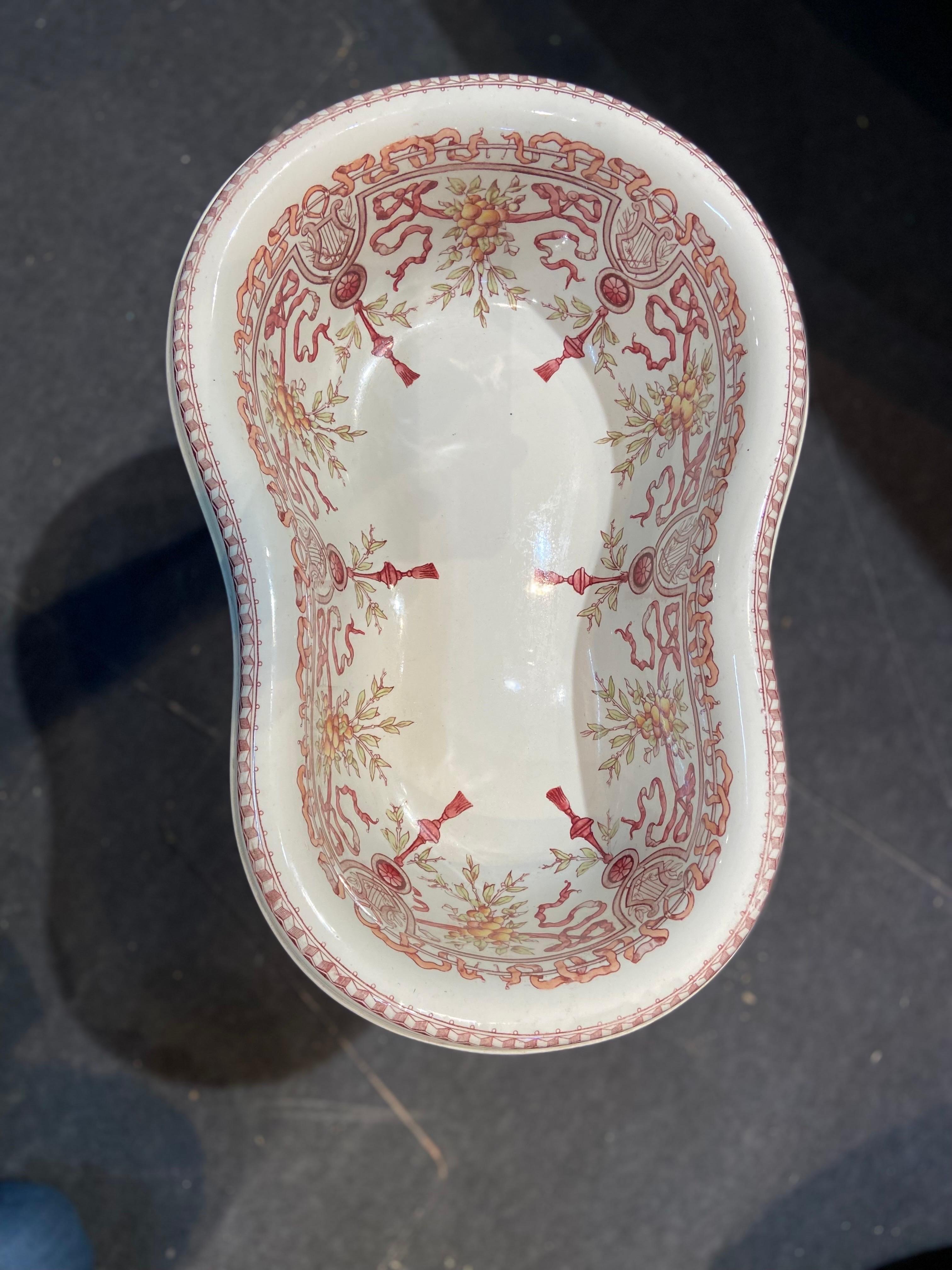 20th Century French Hand Painted Ceramic Bidet on Wooden Hand Carved Base For Sale 3