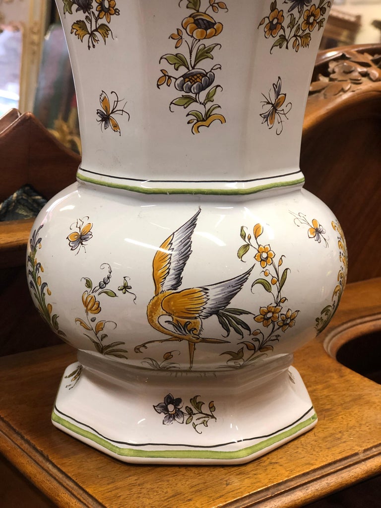 Vase en céramique peint à la main du 20ème siècle par Franc Hirigoyen de  Moustiers En vente sur 1stDibs | vase moustier signe, vase moustier fait  main, ceramiques moustiers catalogue