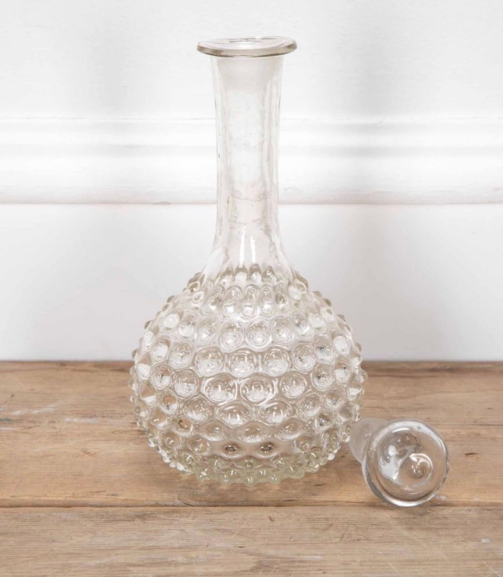 Carafe à décanter en verre Hobnail française du 20e siècle Bon état - En vente à Haywards Heath, GB