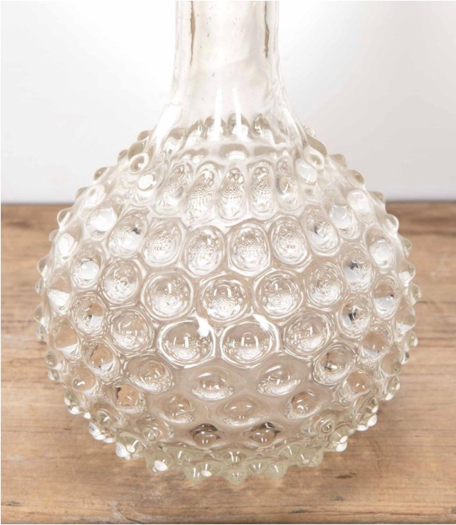 Verre Carafe à décanter en verre Hobnail française du 20e siècle en vente