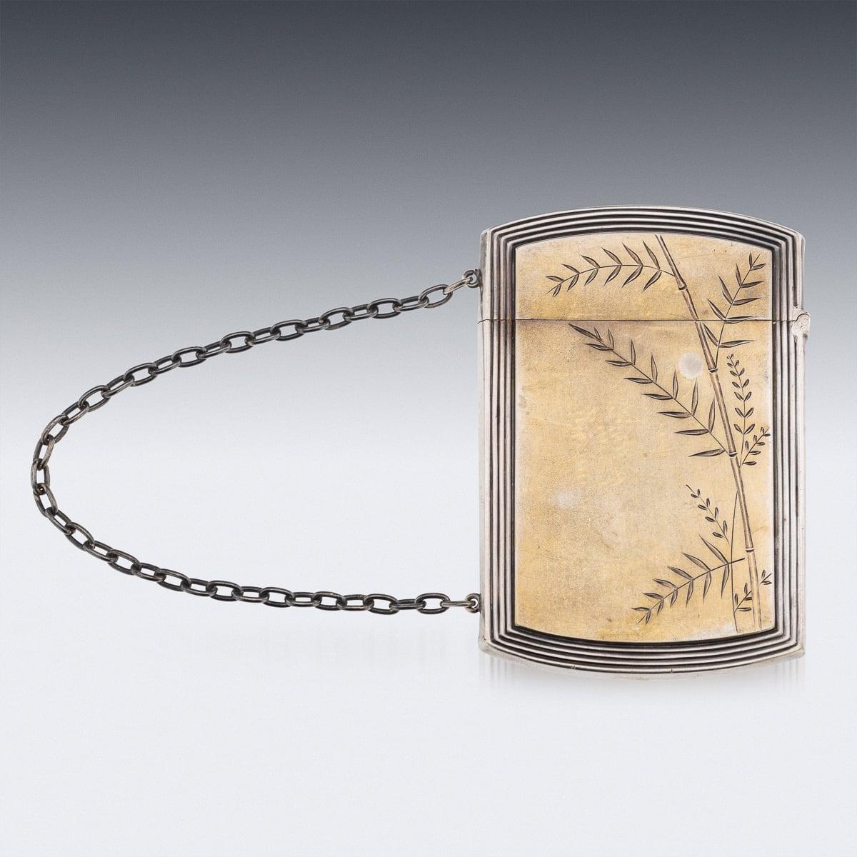 Francese Portasigarette in argento massiccio di importazione francese del XX secolo in vendita
