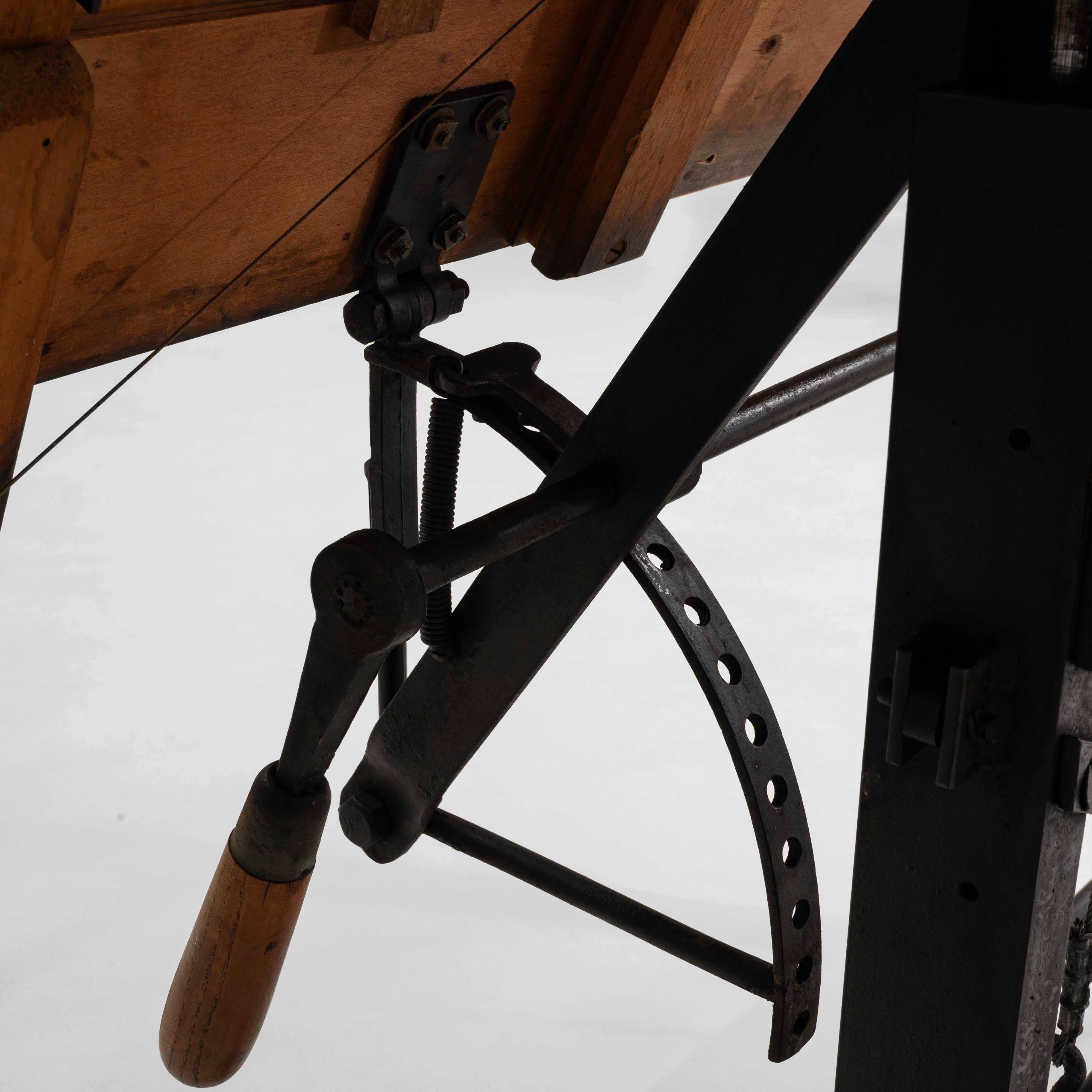 20th Century French Industrial Cast Iron Mechanical Drafting Table For Sale 7