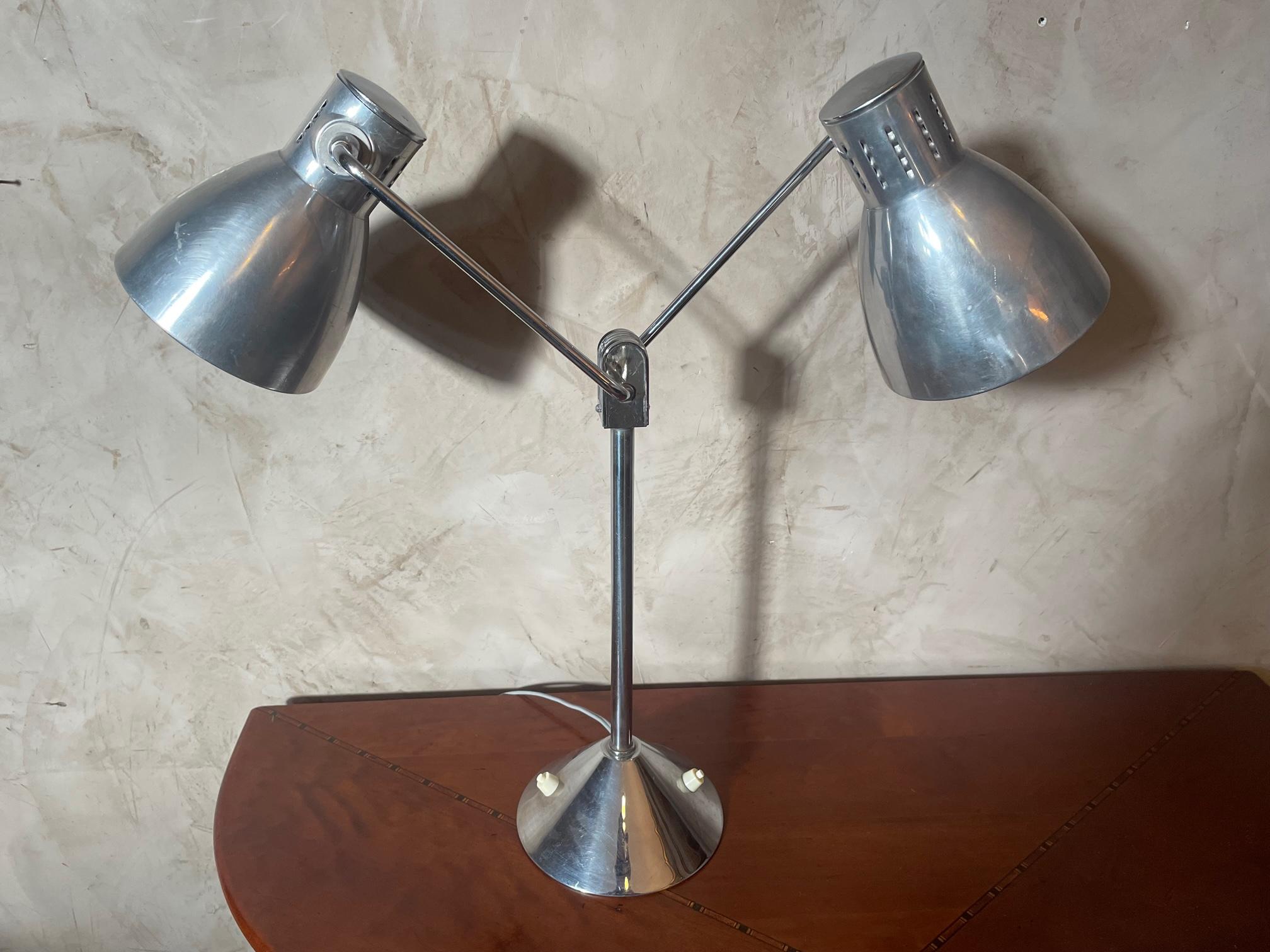 20th Century French Industrial Chromed Metal Table Lamp, 1950s In Good Condition In LEGNY, FR