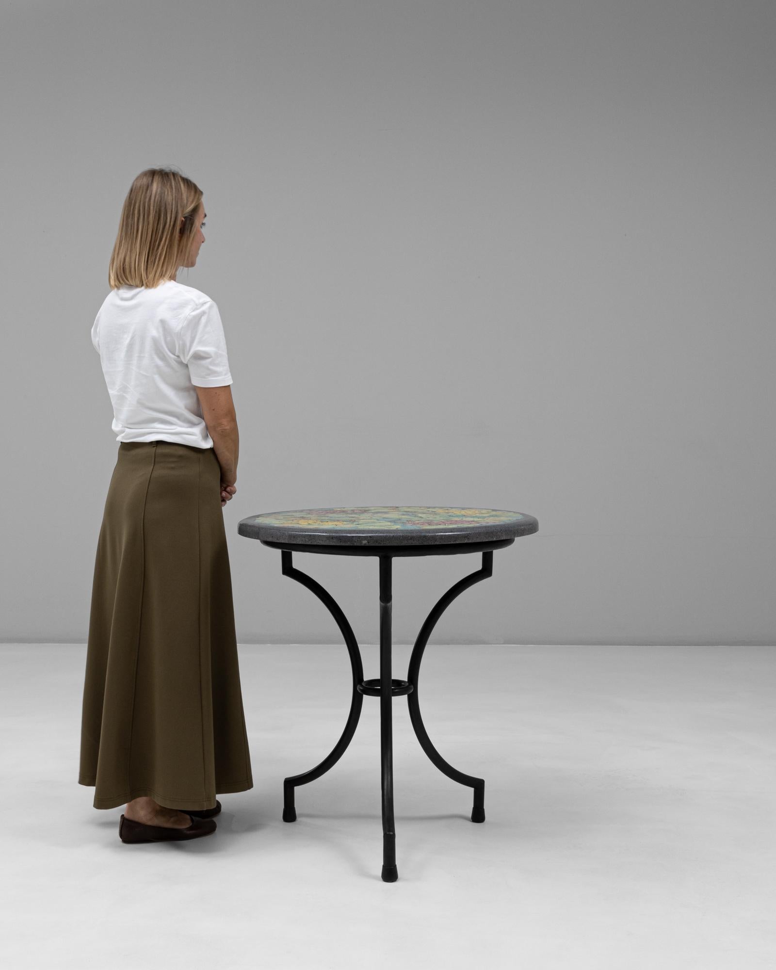 Français Table en fer mosaïque du 20e siècle avec plateau en céramique Silica Antica peinte en vente