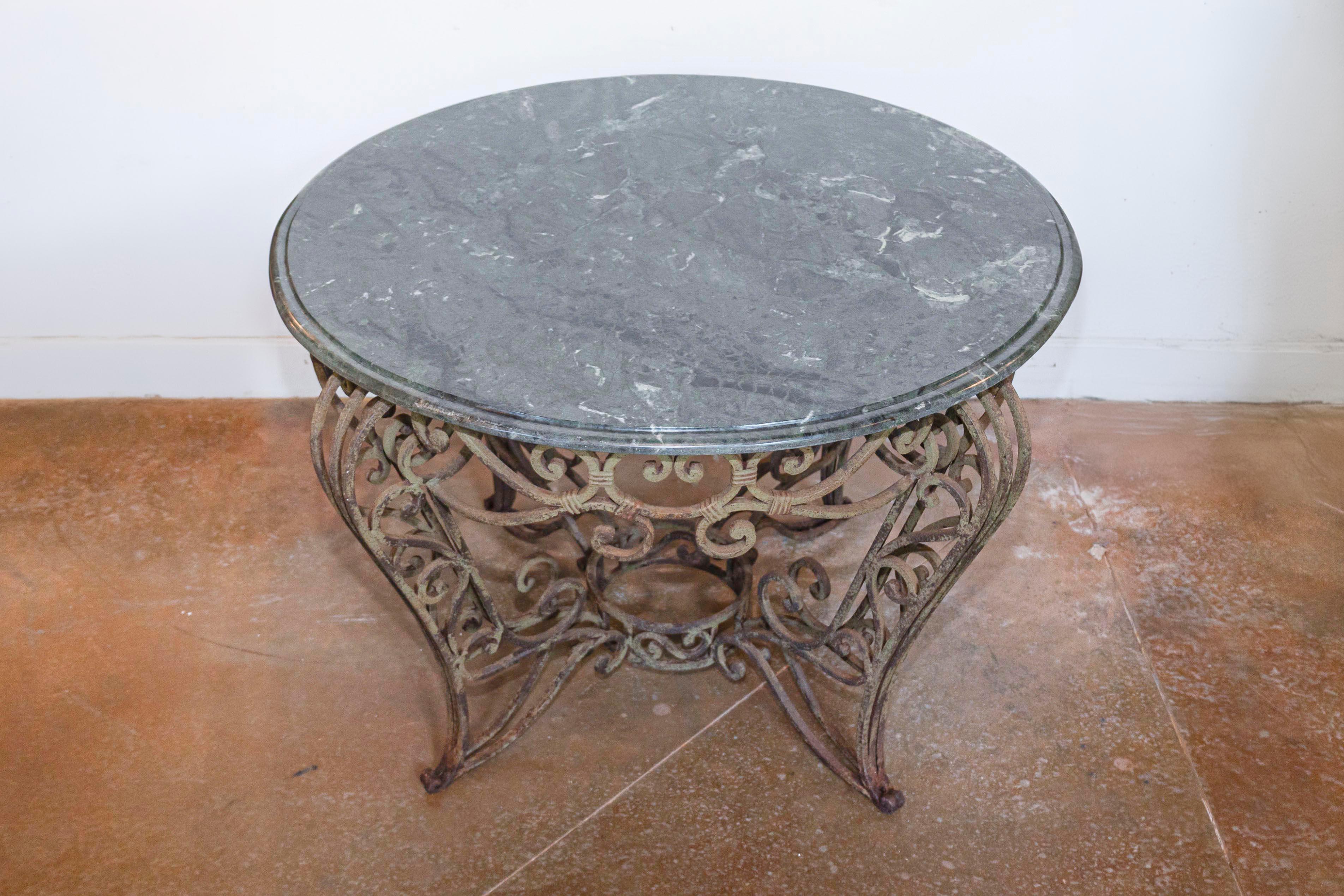 Art nouveau Table centrale ronde française du 20ème siècle avec marbre Verde en vente