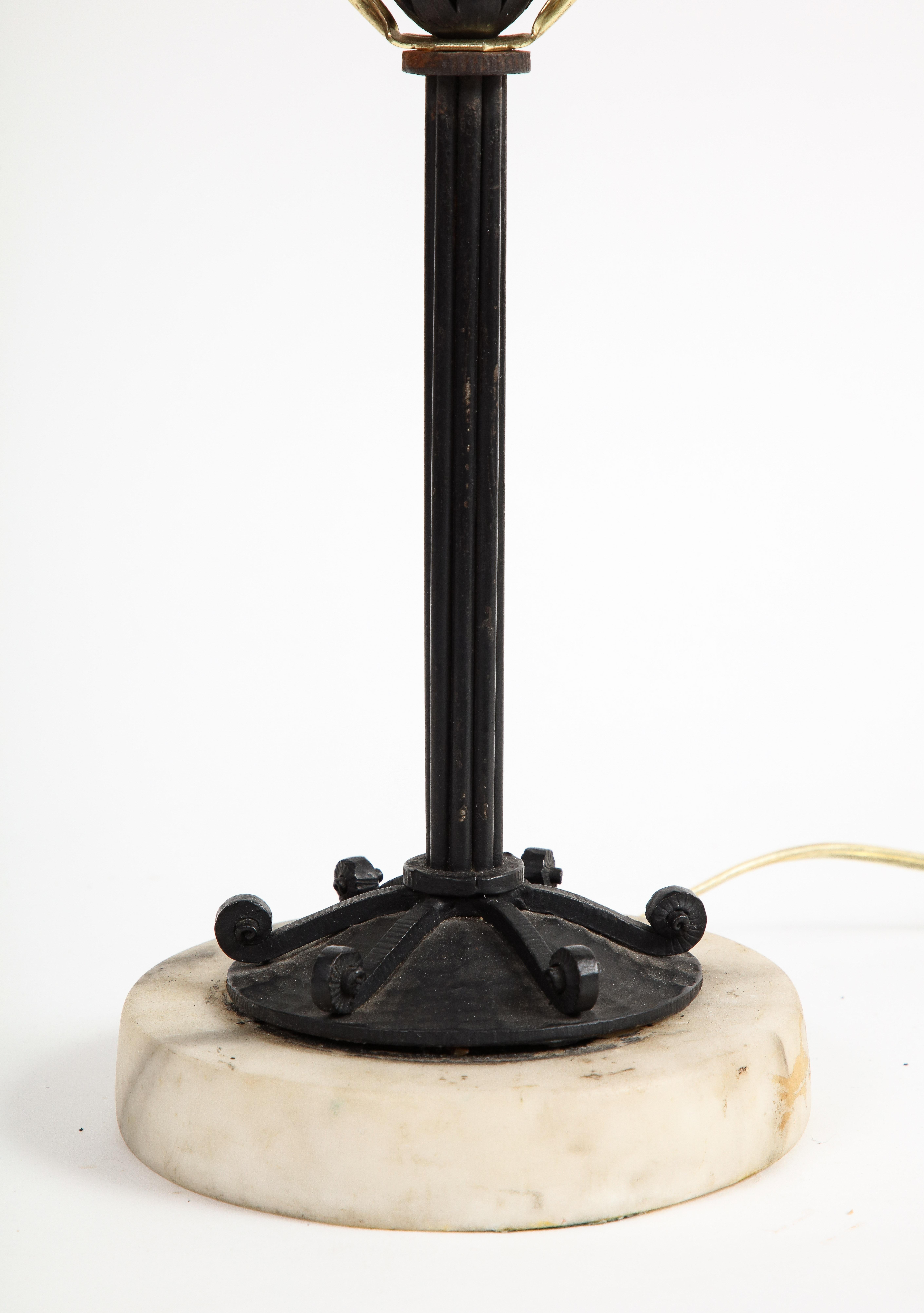 20th Century French Iron Table Lamp on Marble Base For Sale 1
