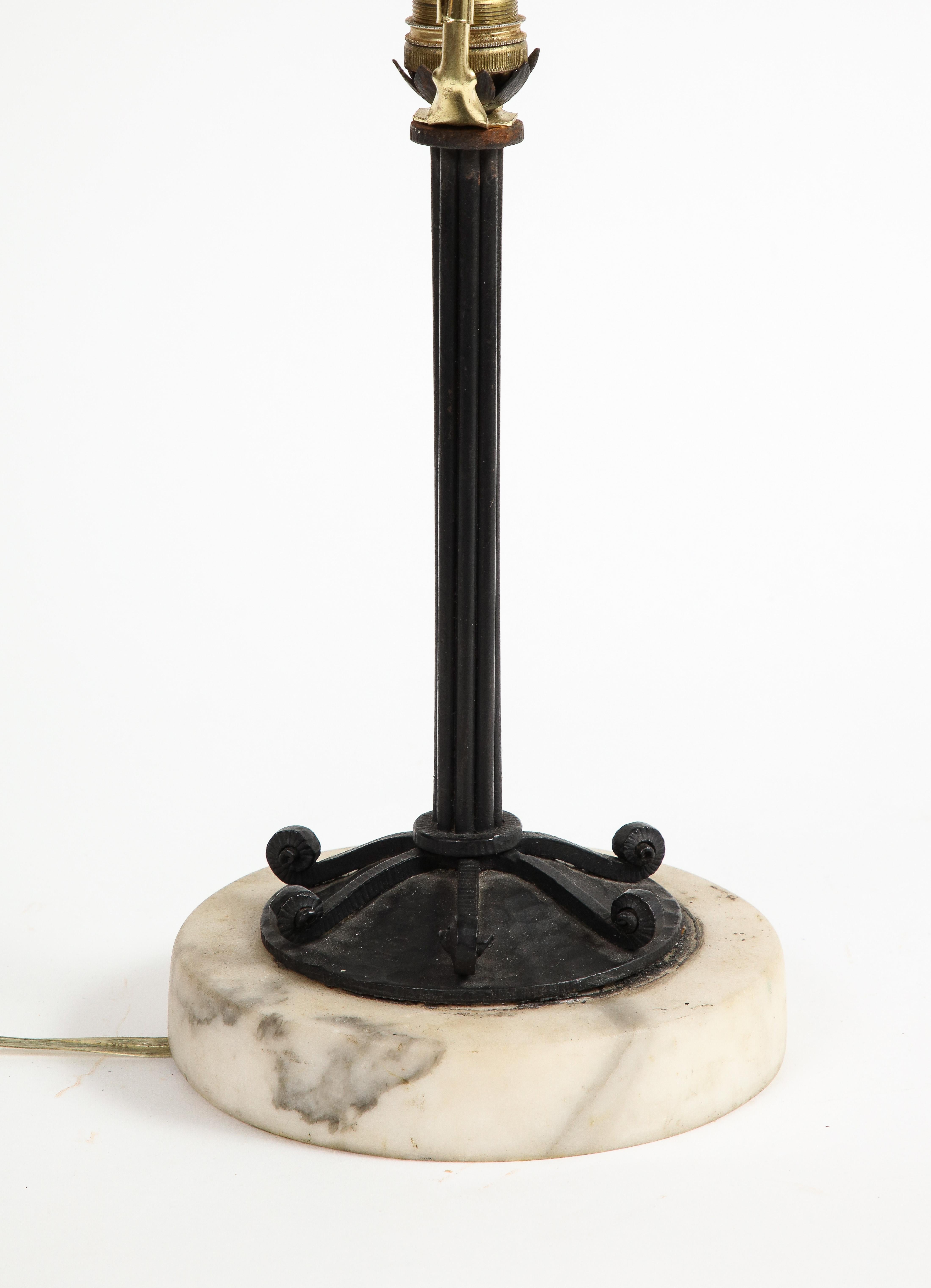 20th Century French Iron Table Lamp on Marble Base For Sale 2