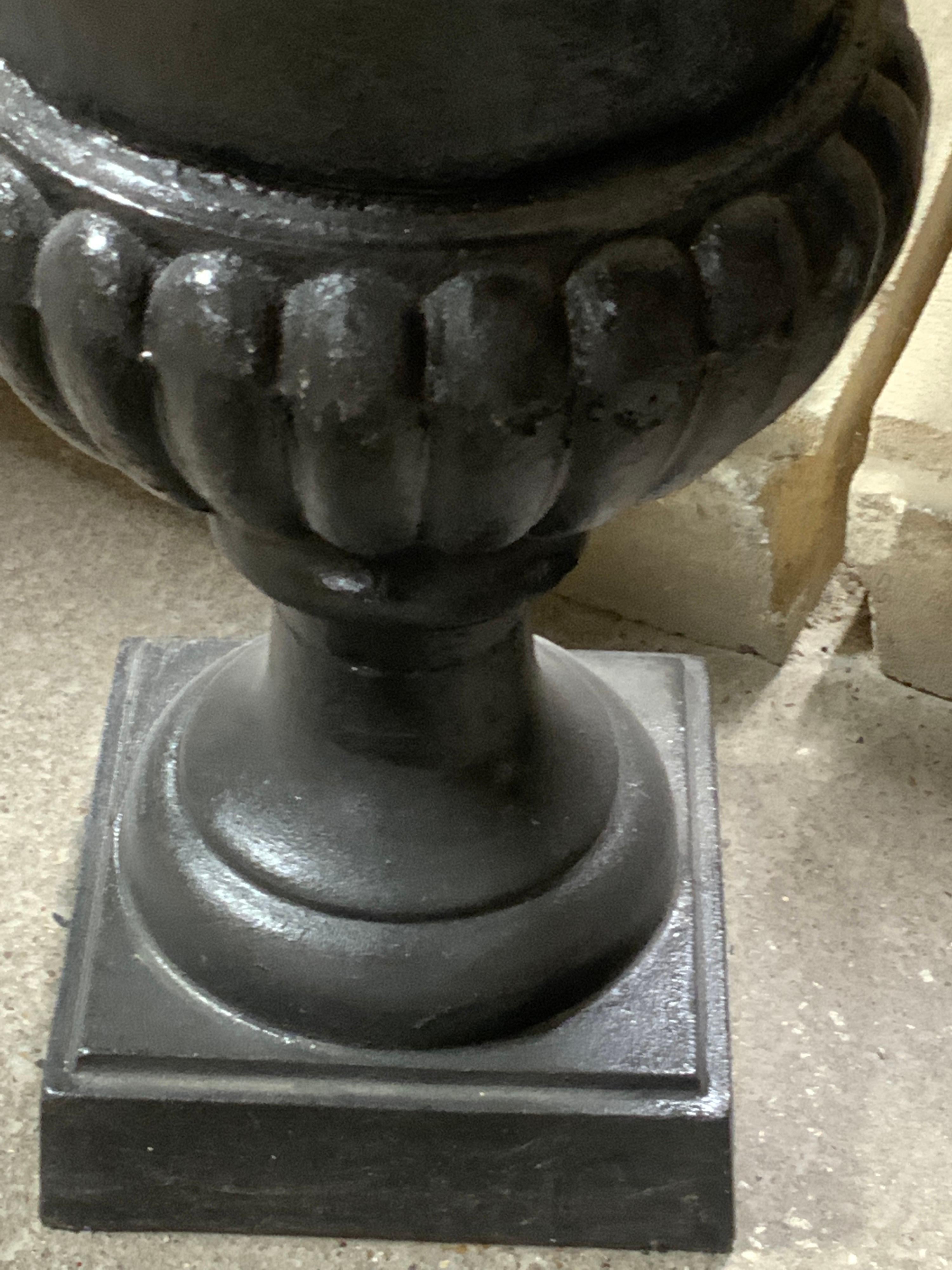 20th Century French Iron Urn In Good Condition For Sale In Dallas, TX