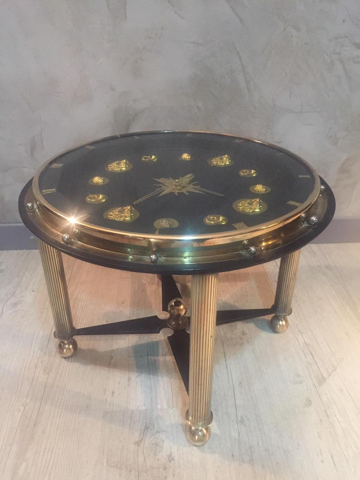 Cuir Table basse française d'horloge de cour de chasse Jacques Adnet du 20ème siècle, années 1950 en vente