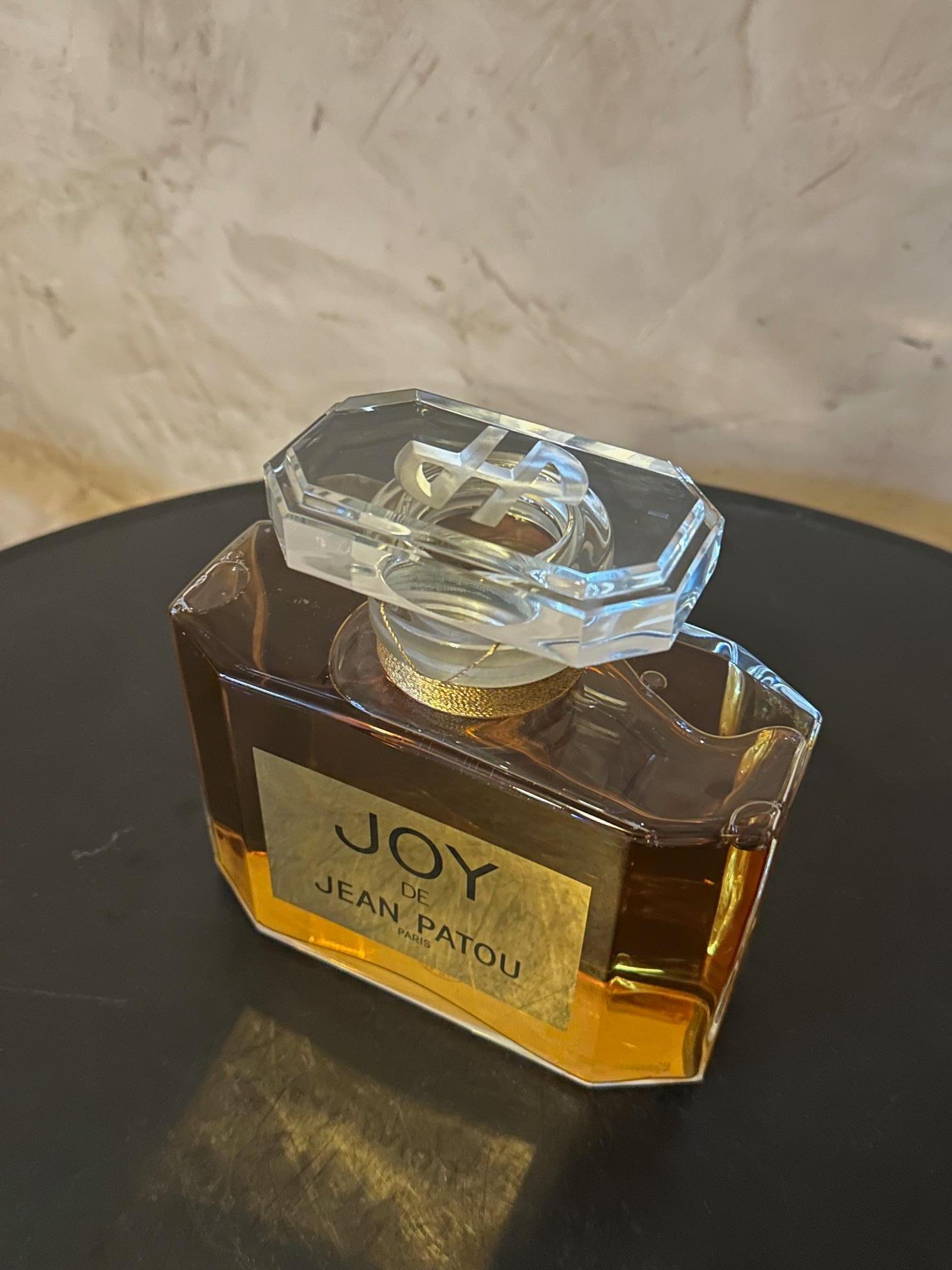 Flacon de parfum factice français Jean Patou du 20ème siècle Bon état à LEGNY, FR