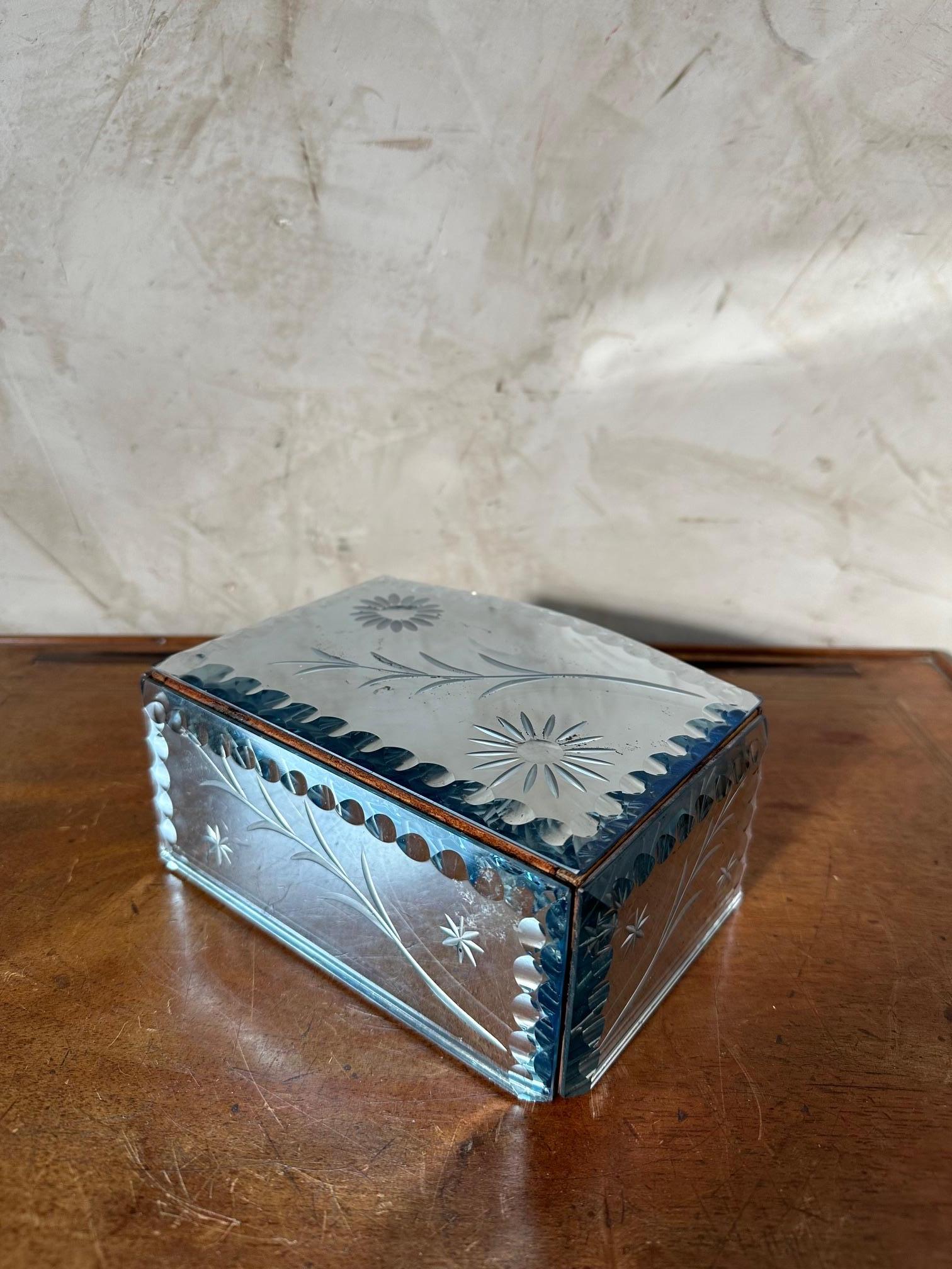 20. Jahrhundert Französisch Schmuck abgeschrägte Spiegel Boxe, 1950er Jahre (Mitte des 20. Jahrhunderts) im Angebot