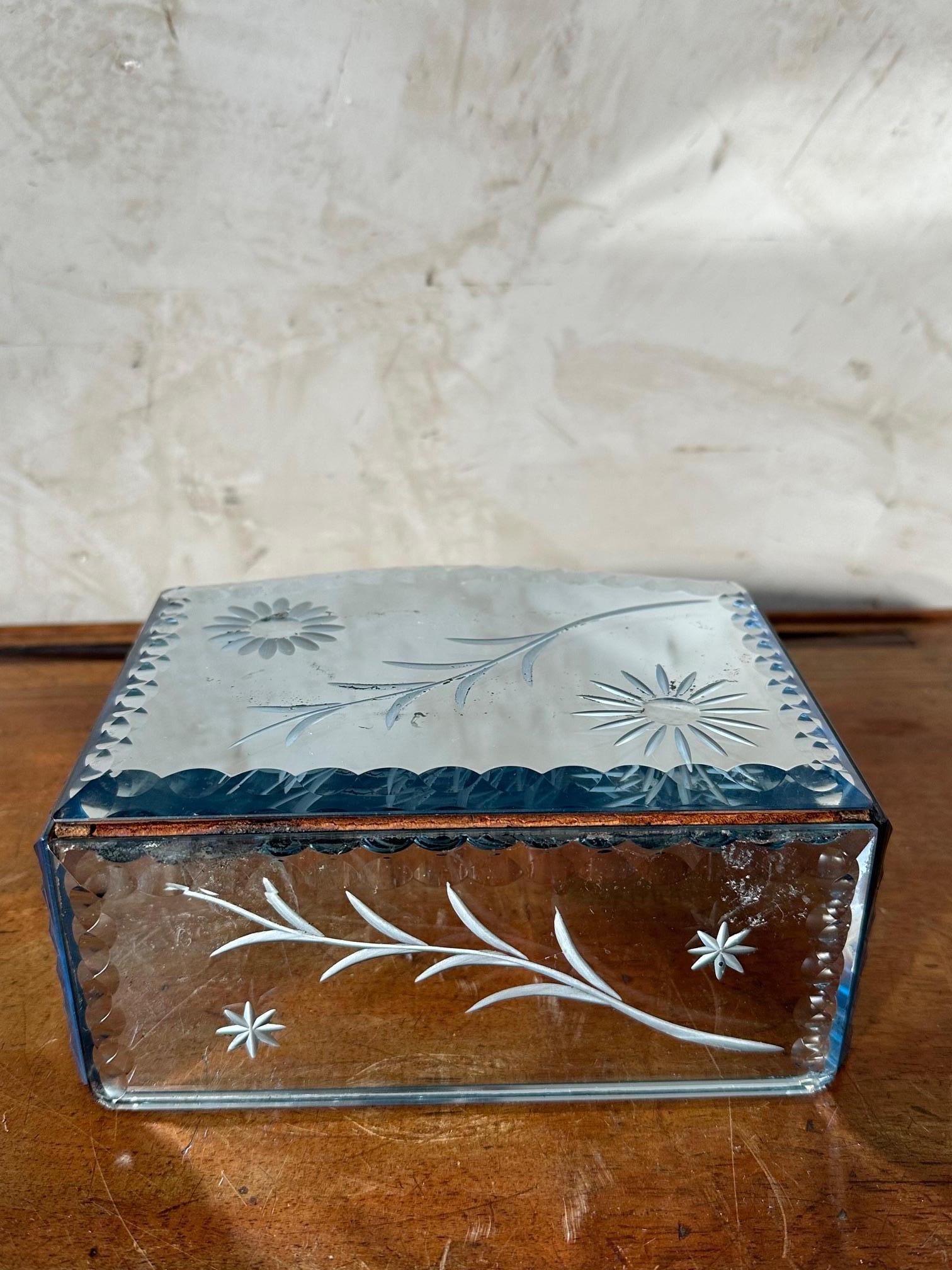 20. Jahrhundert Französisch Schmuck abgeschrägte Spiegel Boxe, 1950er Jahre im Angebot 1