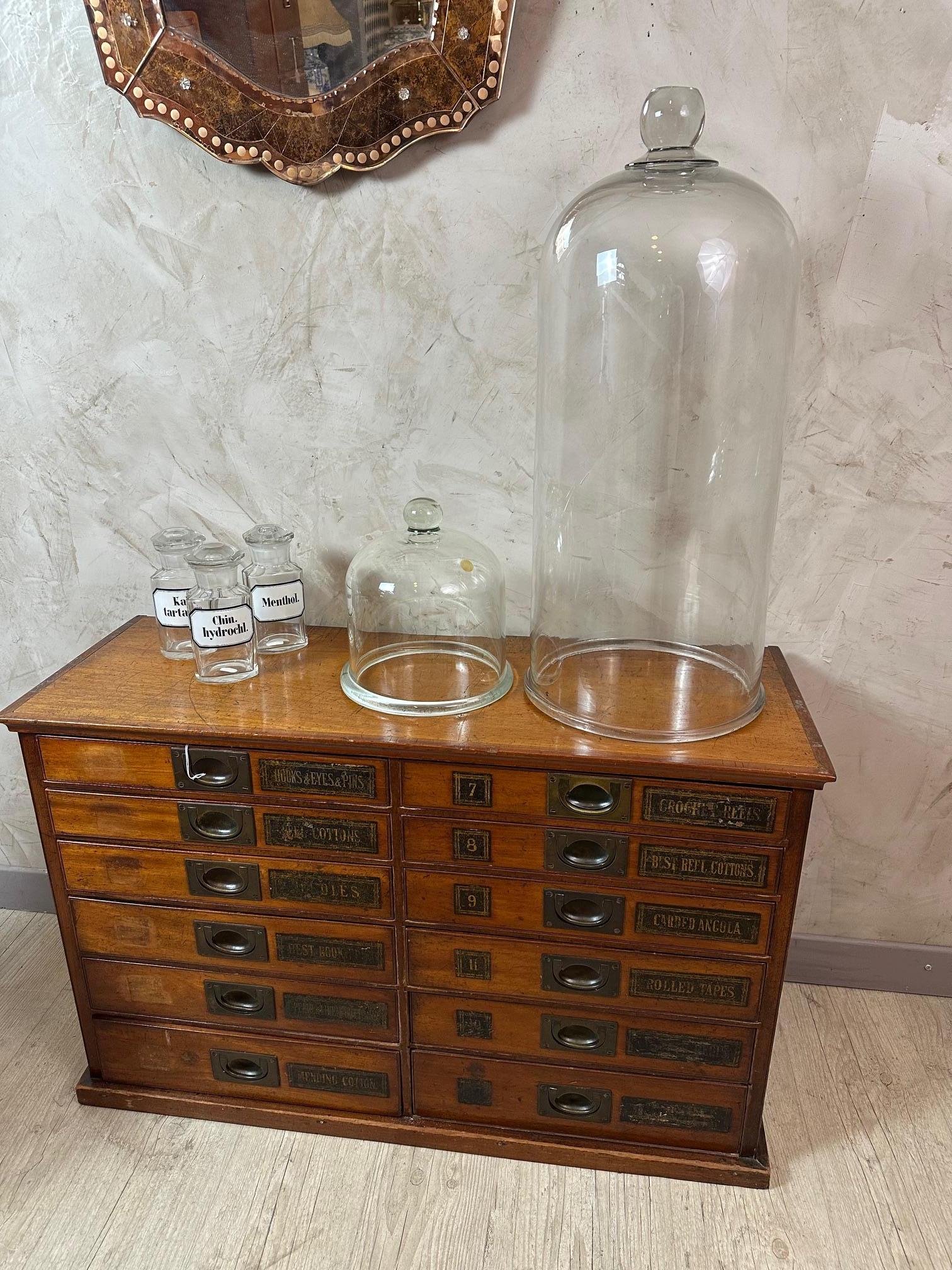 Français Bell française du 20e siècle en verre soufflé, années 1940 en vente
