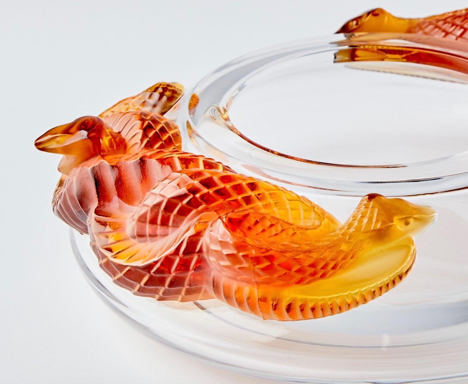 Cuenco decorativo de serpiente de cristal moldeado Lalique francés del siglo XX Vidrio en venta