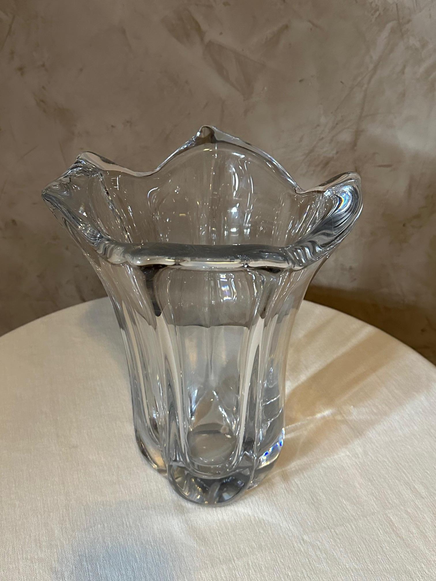 Milieu du XXe siècle Grand vase français en cristal Daum du 20e siècle, 1960 en vente