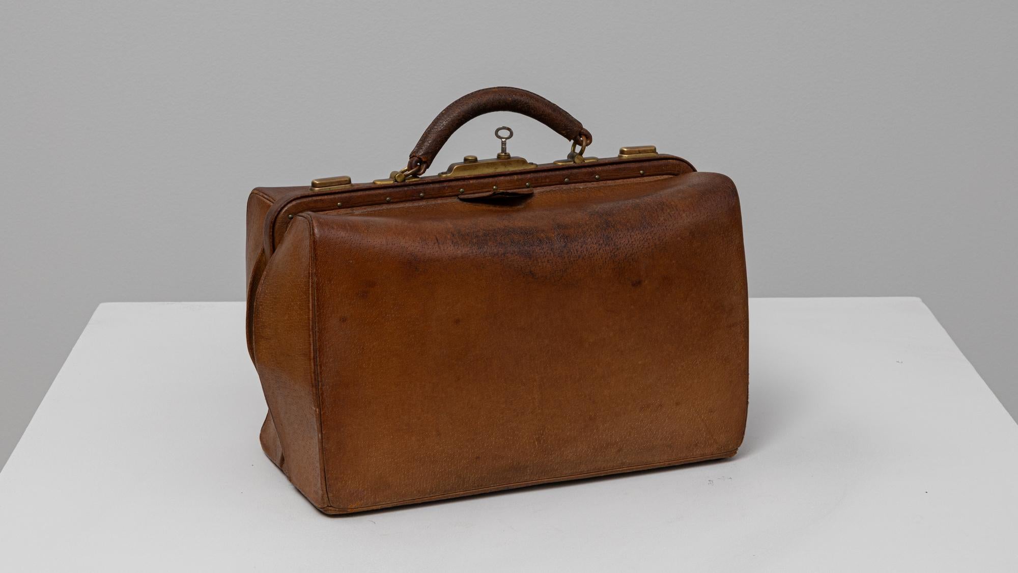 Borsa in pelle francese del XX secolo in vendita 6