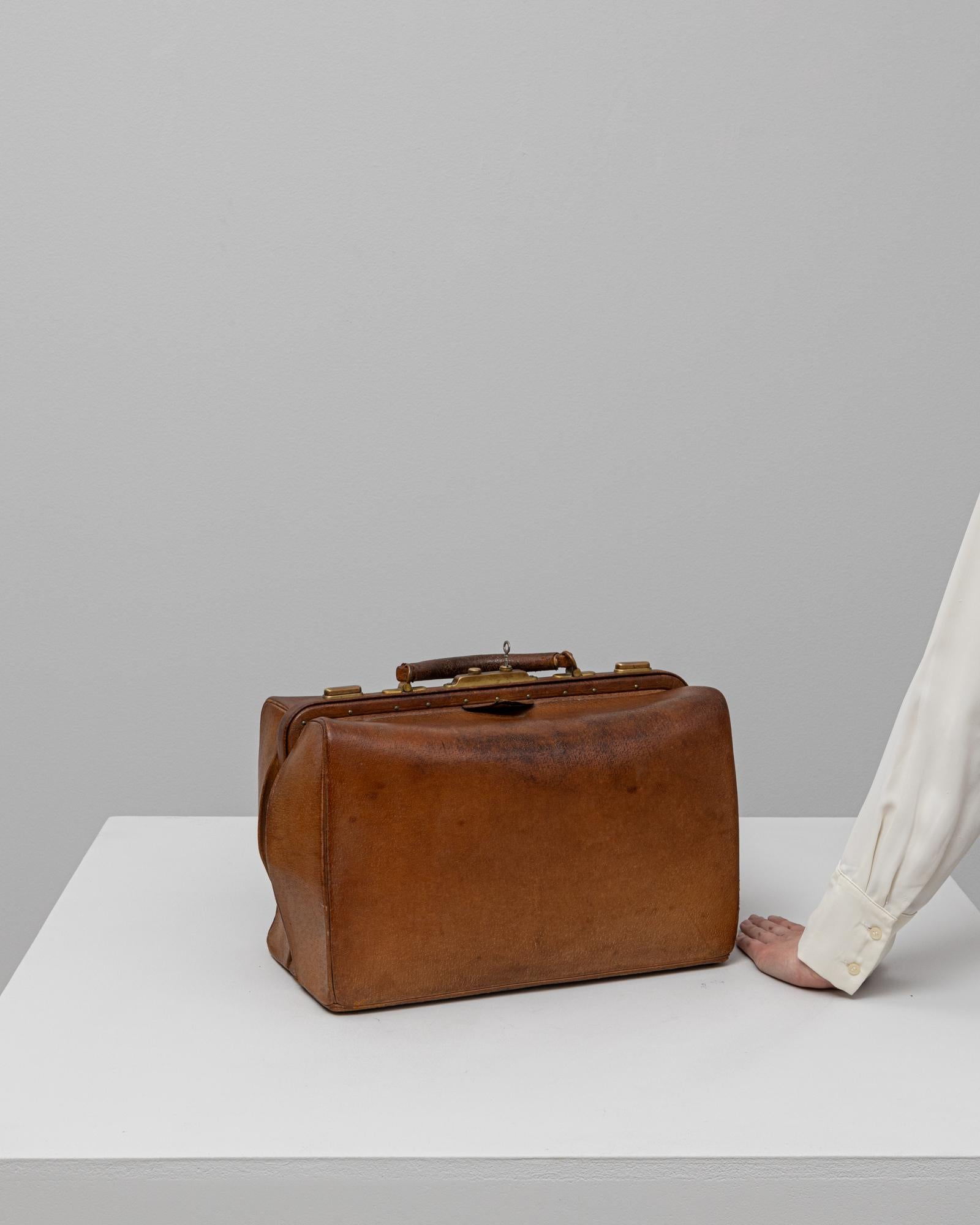 Borsa in pelle francese del XX secolo in vendita 3