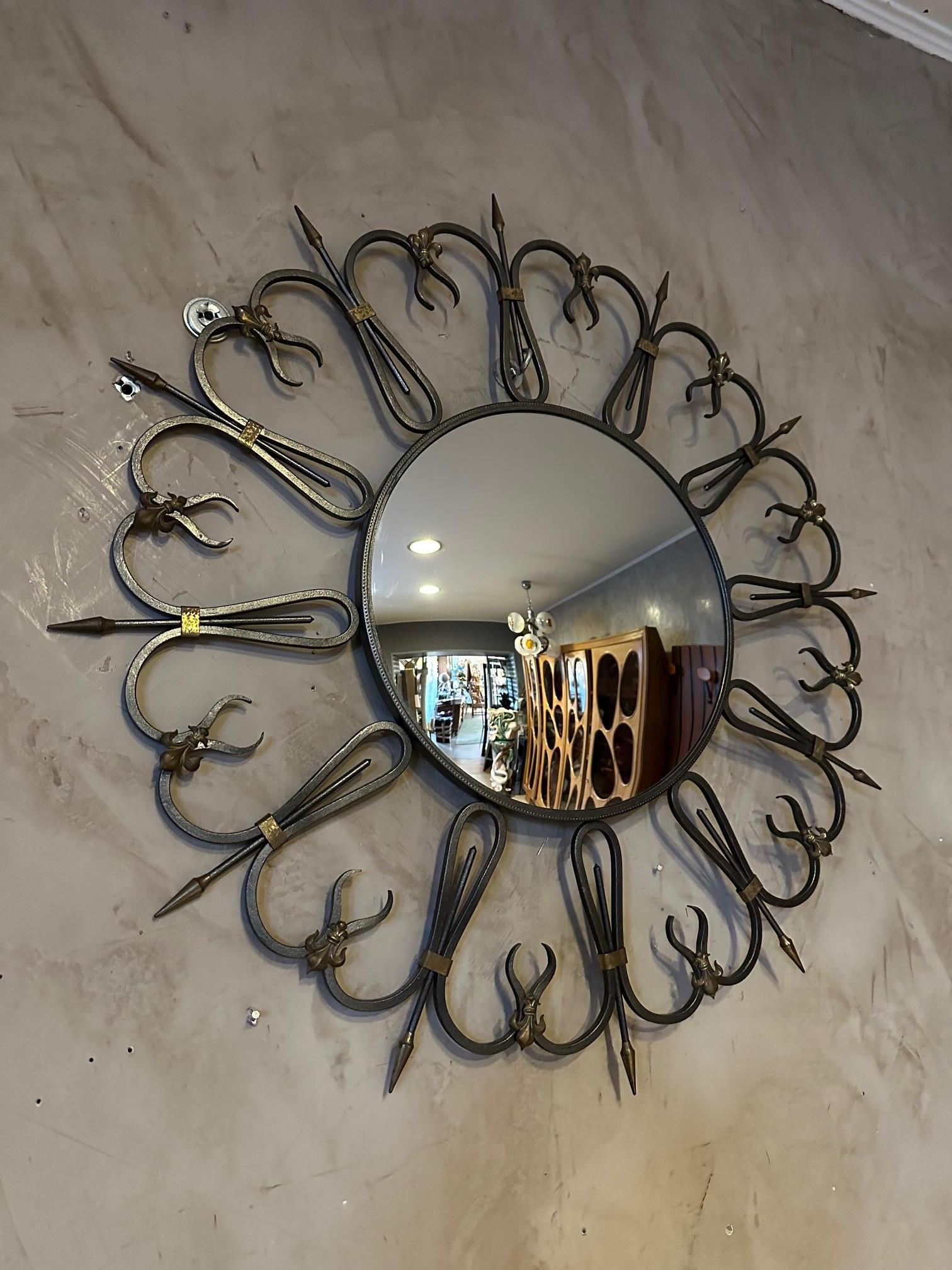 20th century French Lillies Wrought Iron Convex Mirrror, 1960s In Good Condition For Sale In LEGNY, FR