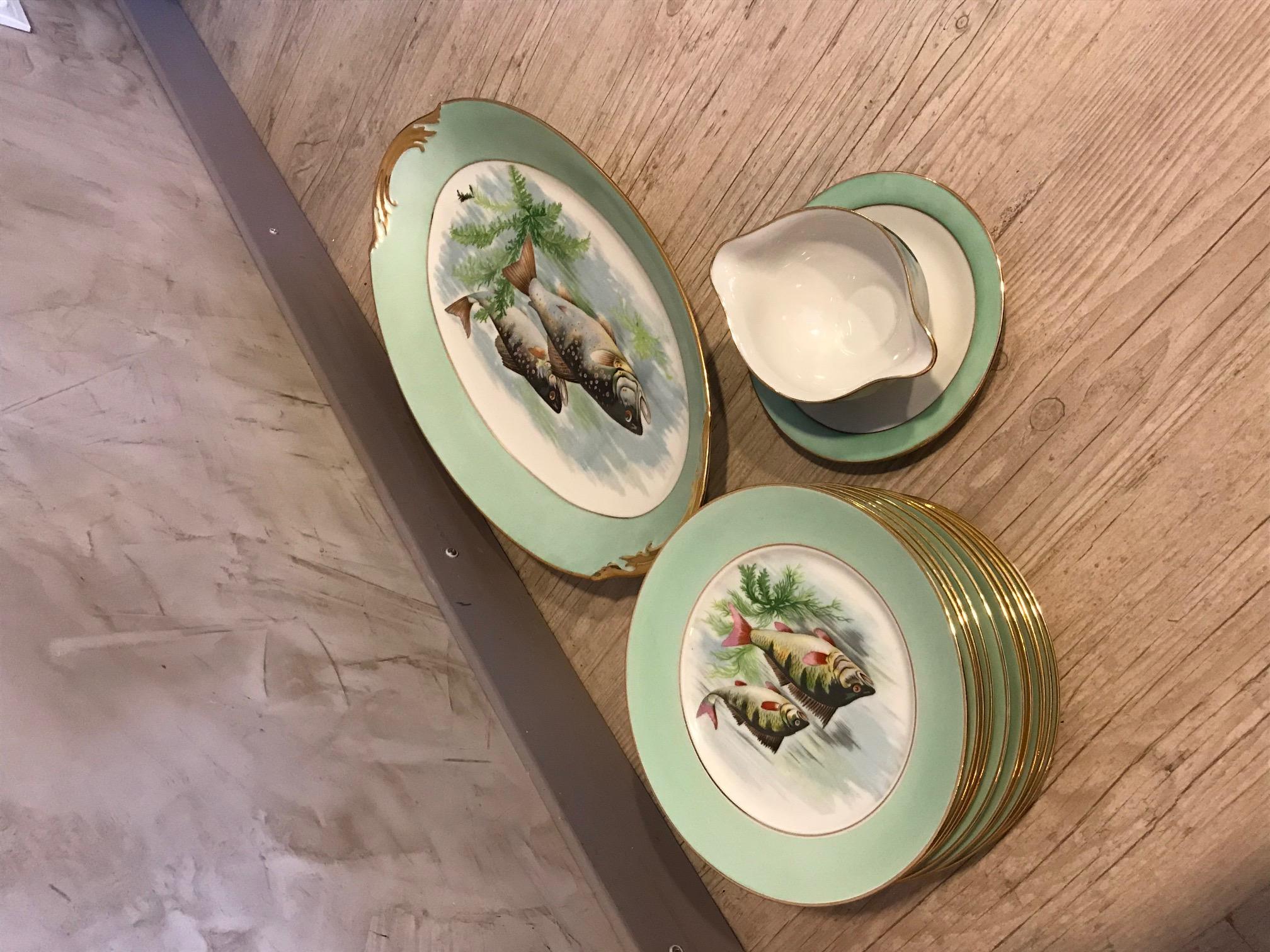 Vajilla de pescado de porcelana francesa de Limoges del siglo XX pintada a mano, años 50 Francés en venta