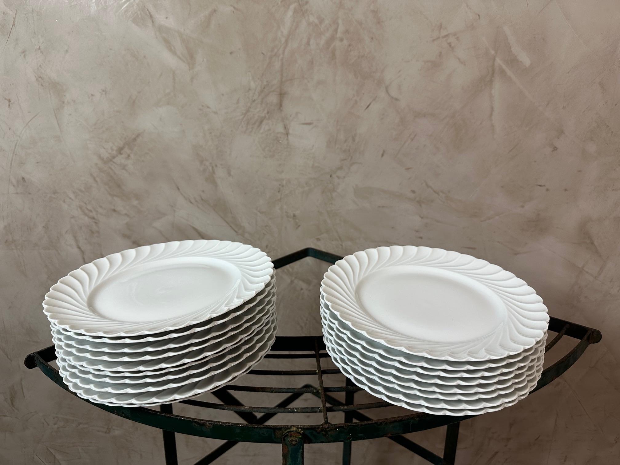 Milieu du XXe siècle Ensemble en porcelaine de Limoges du 20e siècle par Haviland, années 1960 en vente