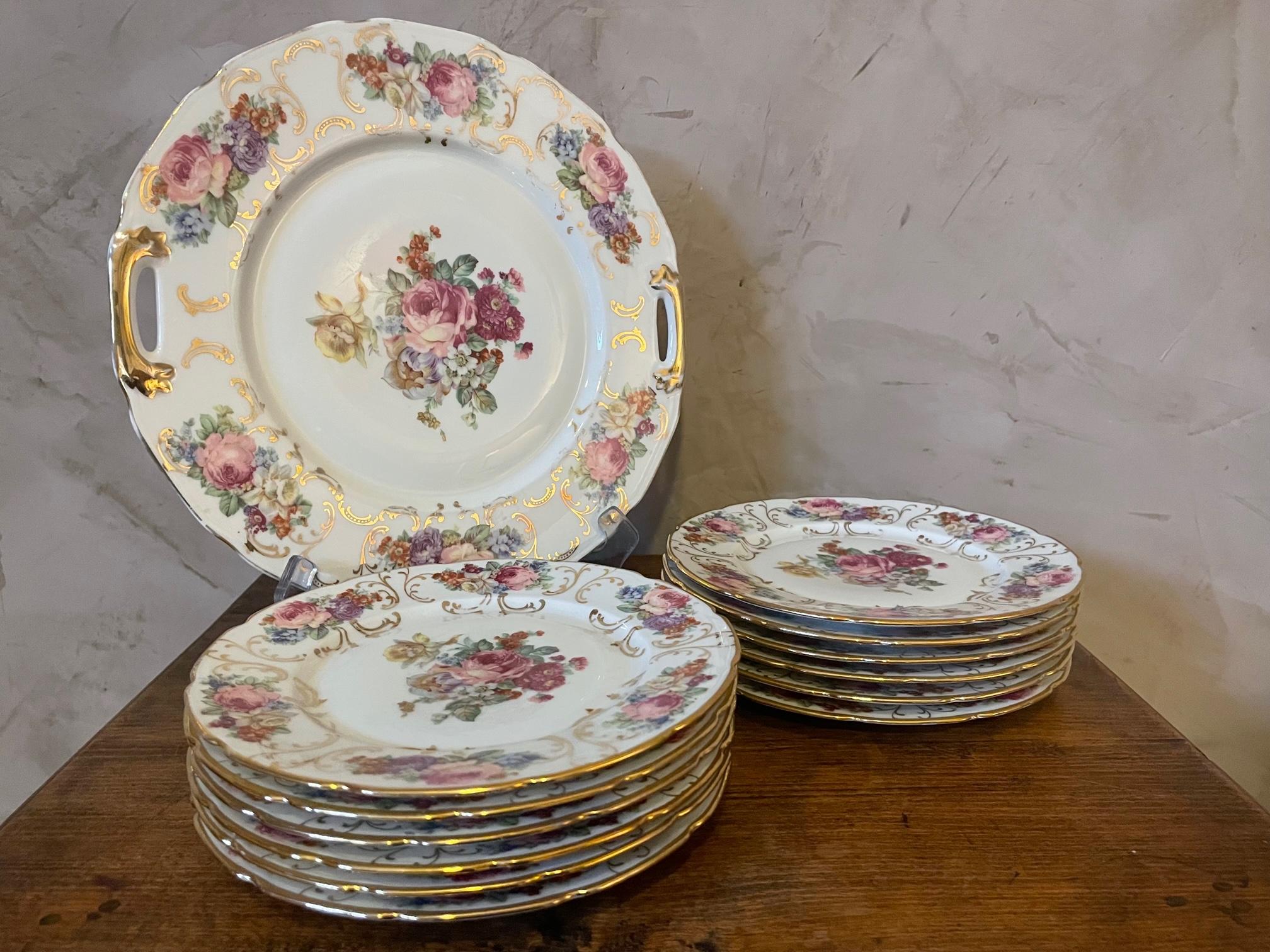 20th Century French Limoges Set of Twelve Porcelain Plates and Plater In Good Condition For Sale In LEGNY, FR