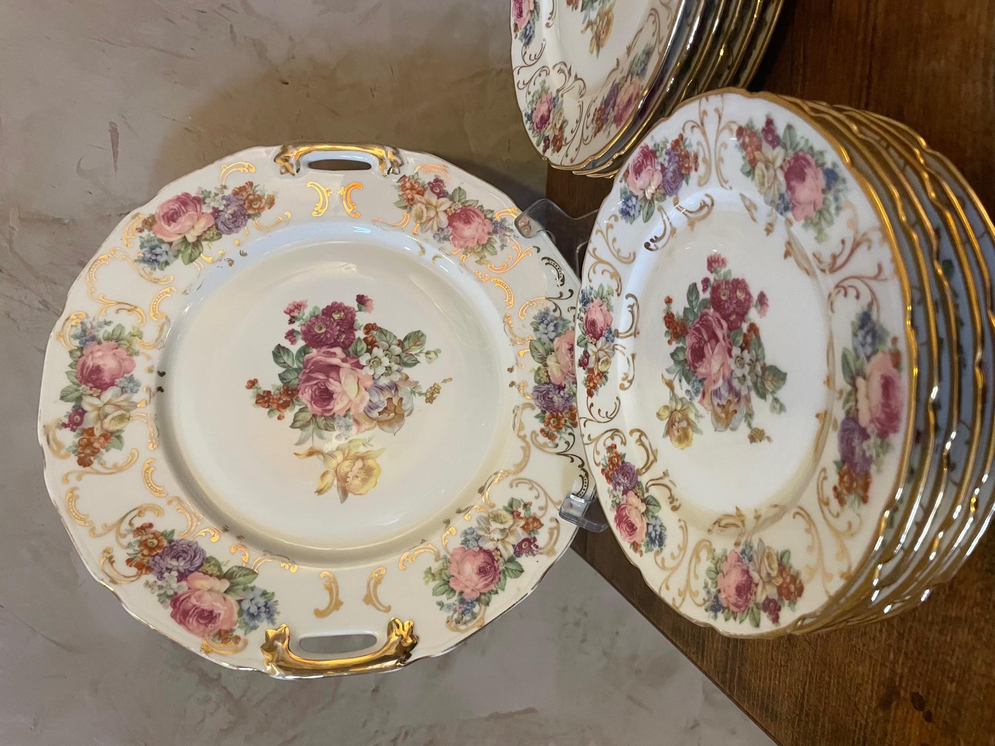 20th Century French Limoges Set of Twelve Porcelain Plates and Plater For Sale 1