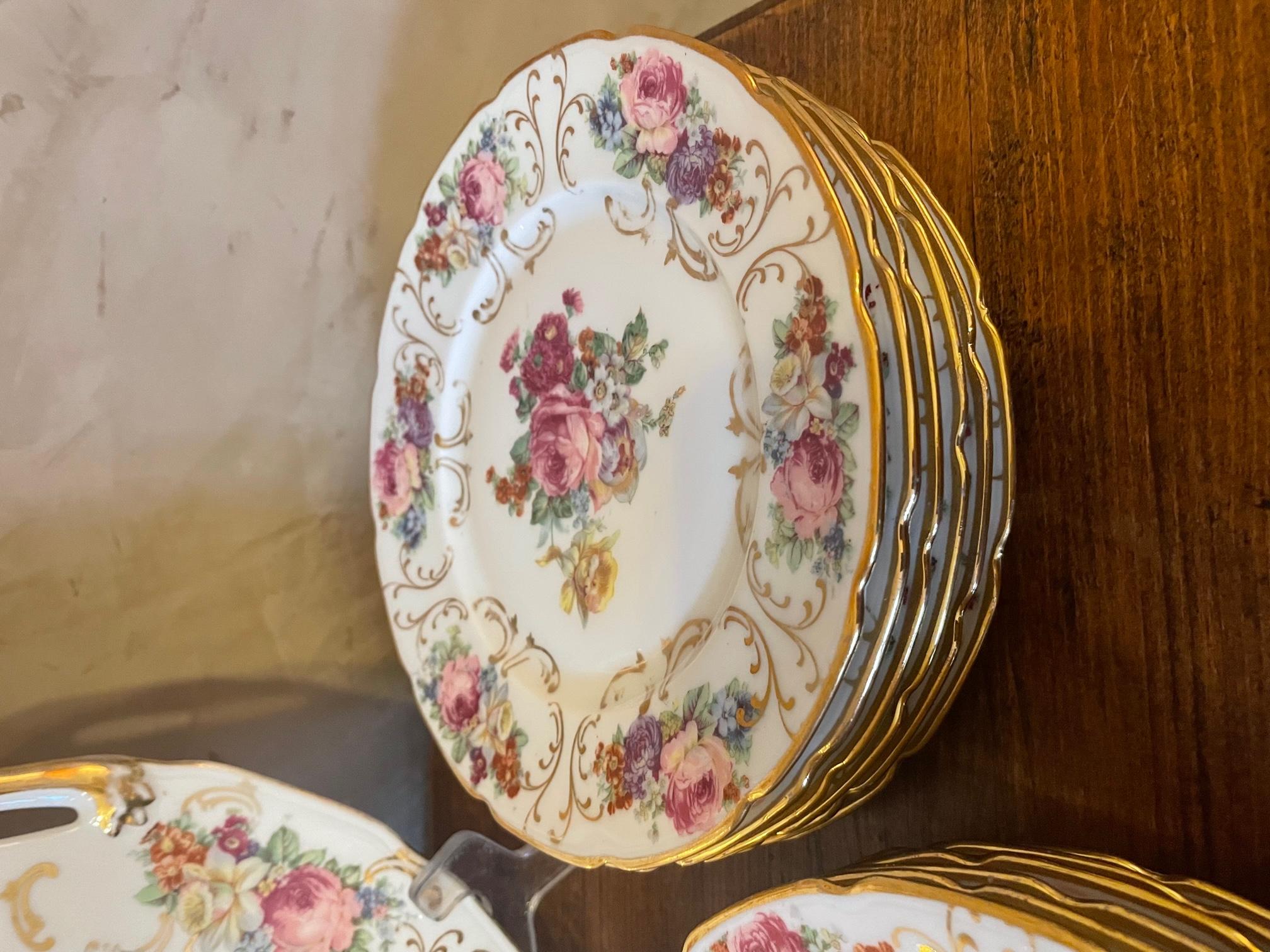 20th Century French Limoges Set of Twelve Porcelain Plates and Plater For Sale 3