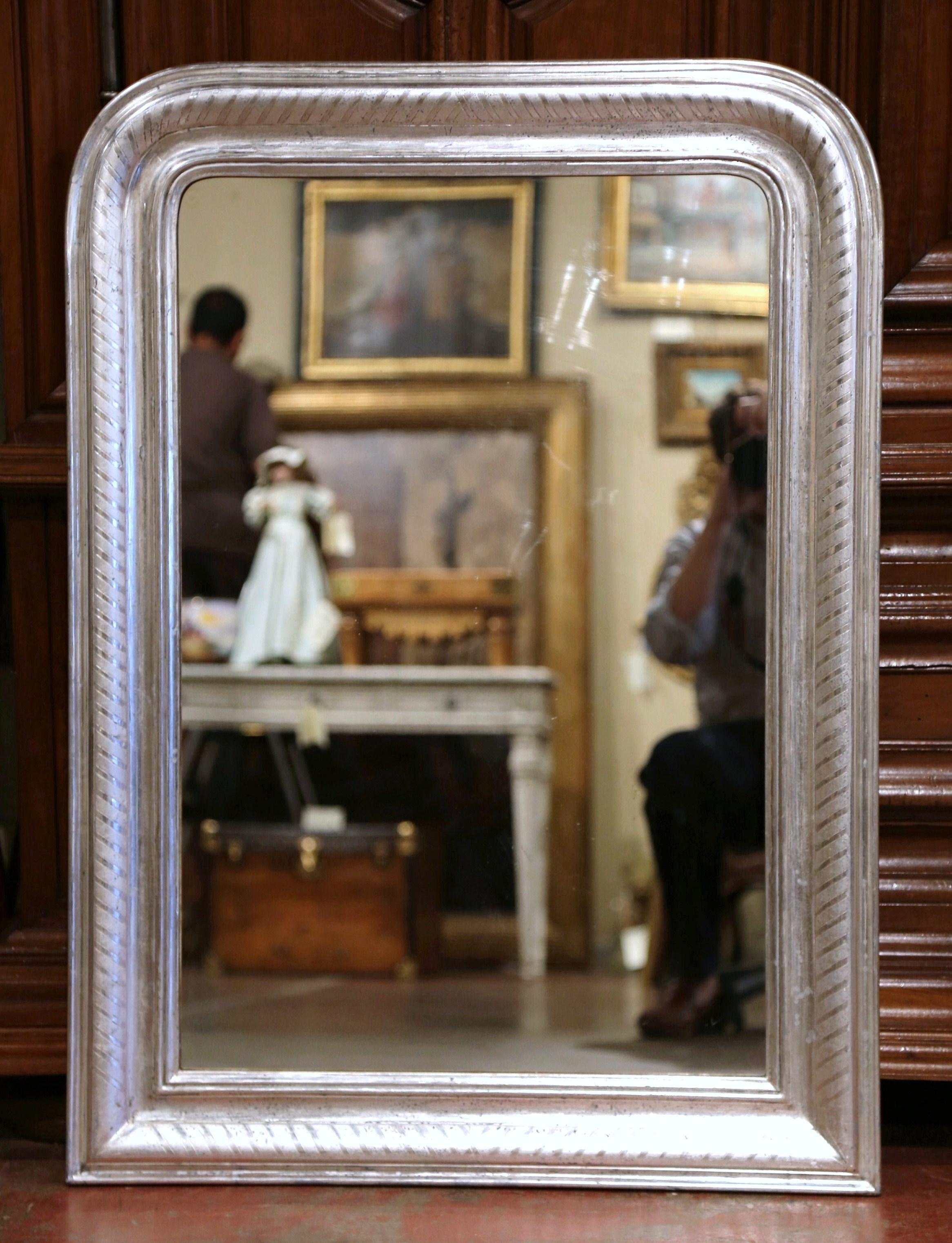 20th Century French Louis Philippe Silver Leaf Mirror with Engraved Stripe Decor In Excellent Condition In Dallas, TX