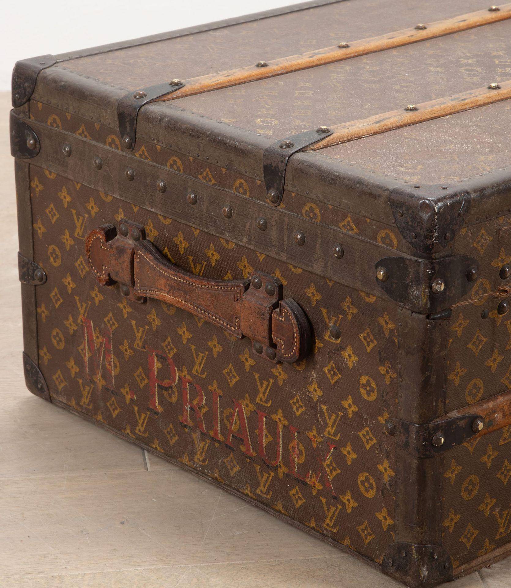 Baule Louis Vuitton francese del 20° secolo in tela Monogram in vendita 1