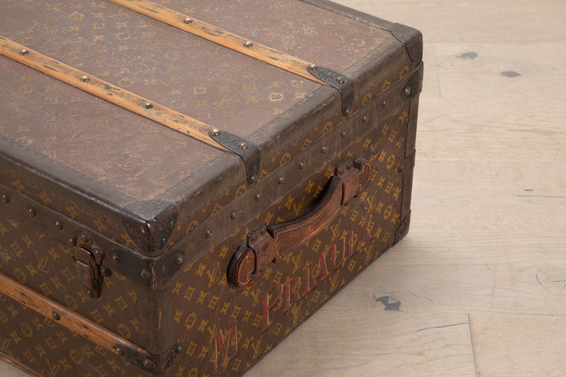 Baule Louis Vuitton francese del 20° secolo in tela Monogram in vendita 2