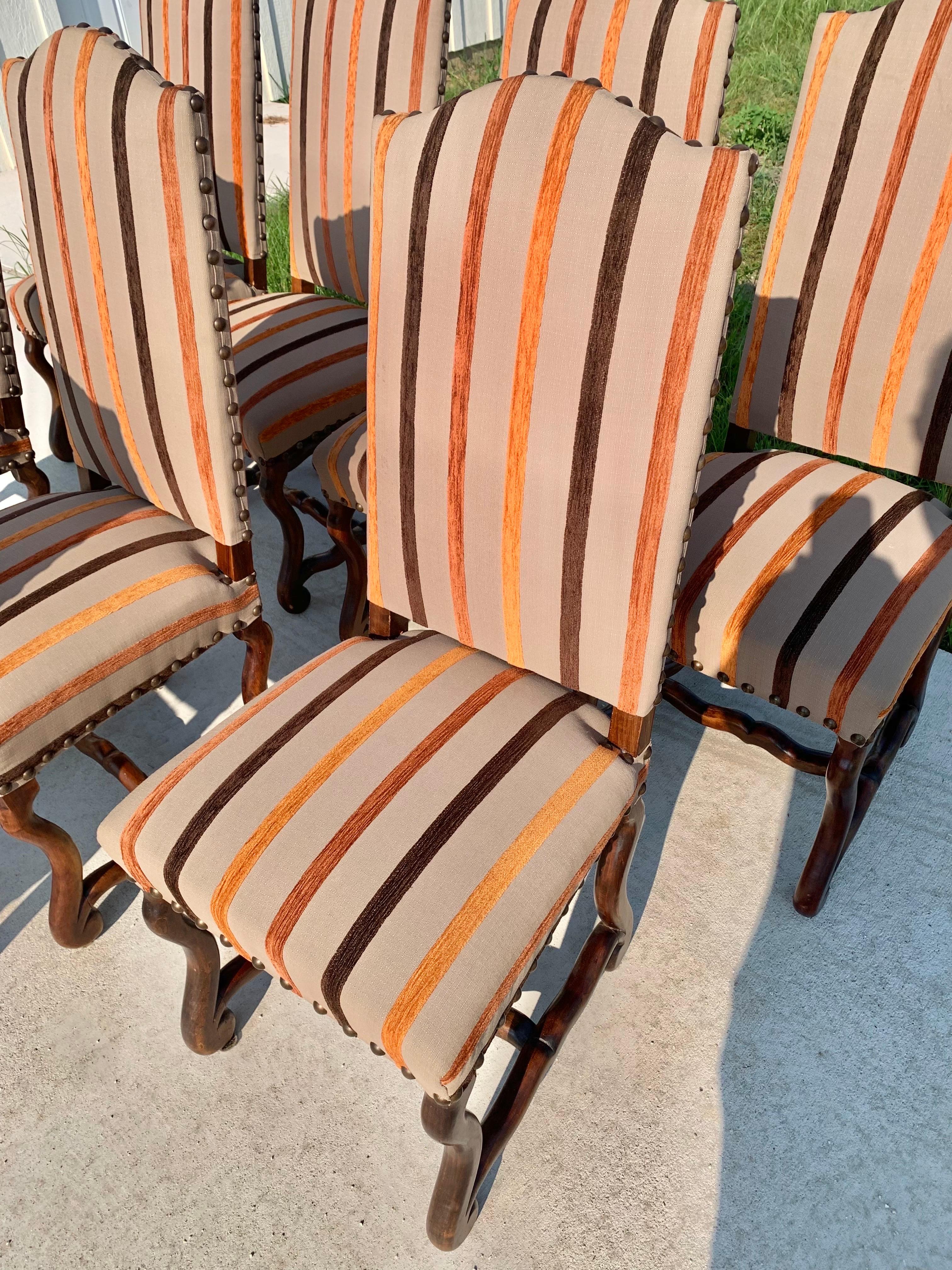 Chaises de salle à manger françaises du 20ème siècle de style Louis XIII sculptées en os de mouton - lot de 8 Bon état - En vente à Burton, TX