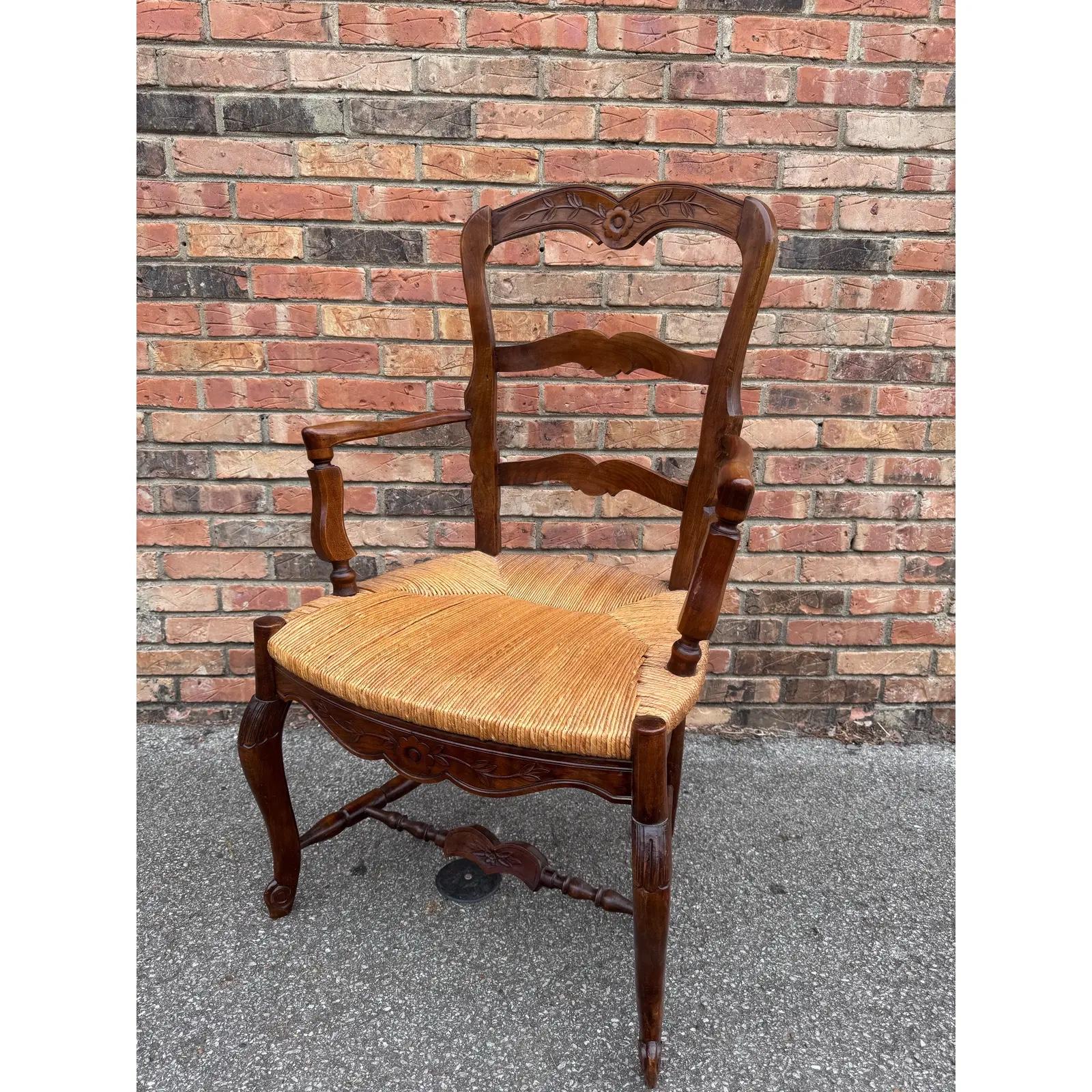 Französischer Louis-XV-Sessel des 20. Jahrhunderts im Angebot 1